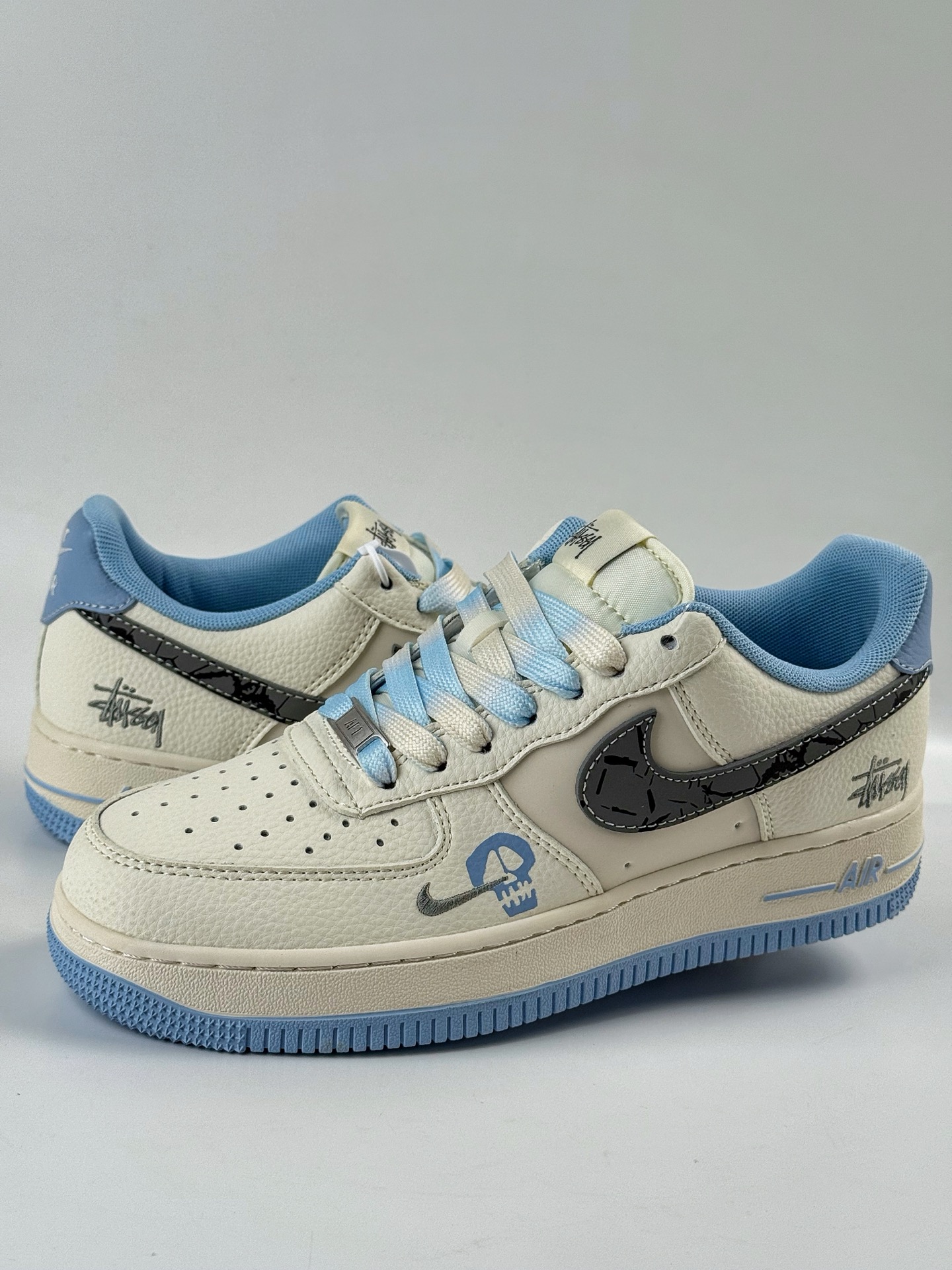 260 Nike Air Force 1 Low 07 x Stussy 白蓝小勾  QW5606-269