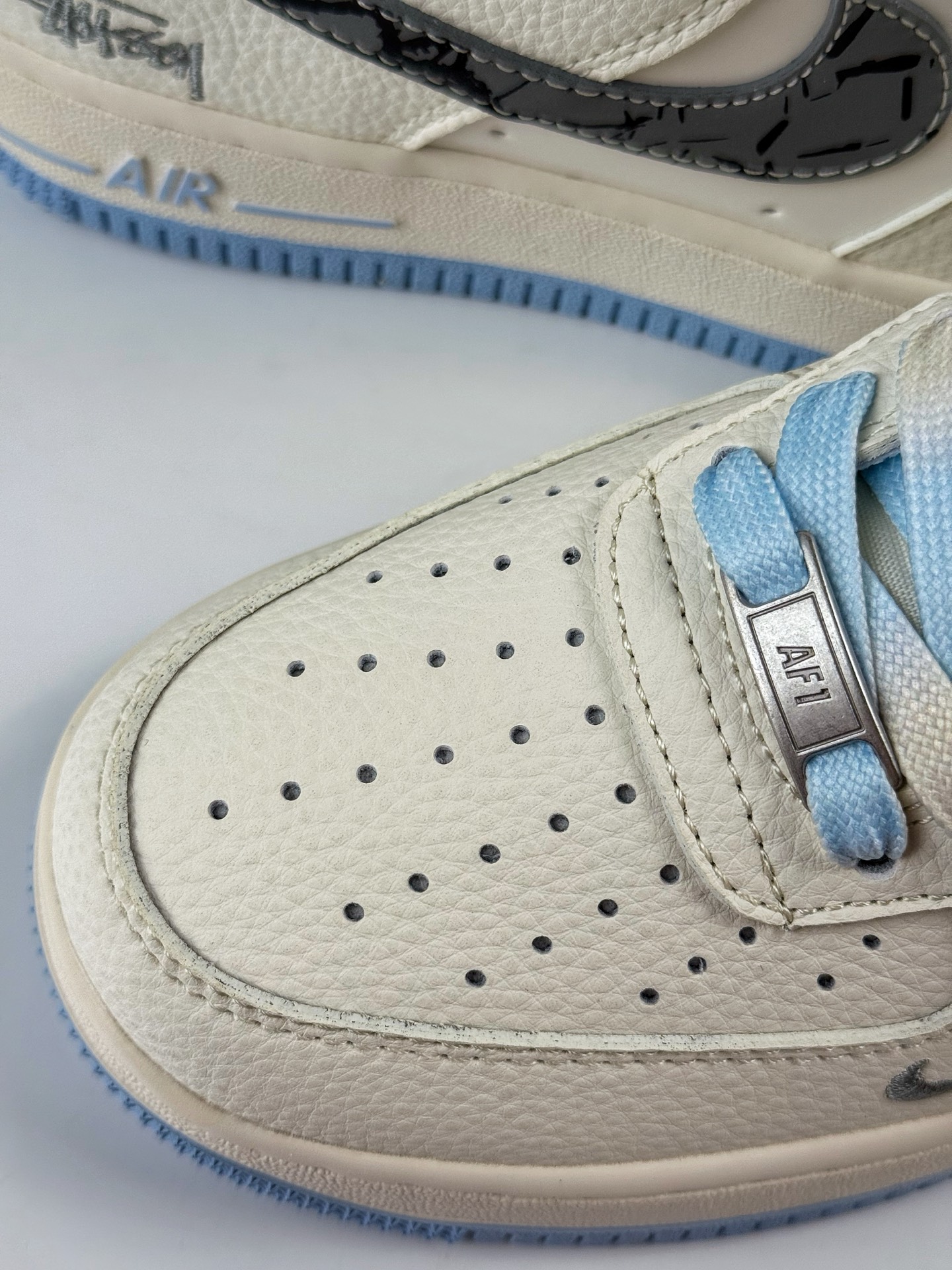 260 Nike Air Force 1 Low 07 x Stussy 白蓝小勾  QW5606-269