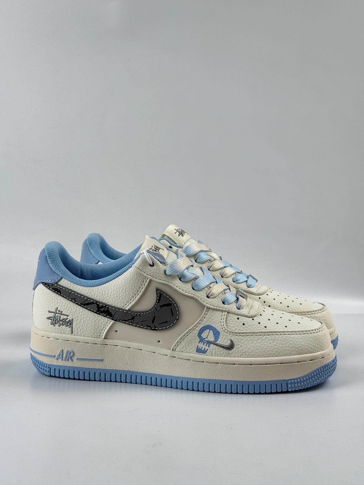 260 Nike Air Force 1 Low 07 x Stussy 白蓝小勾  QW5606-269