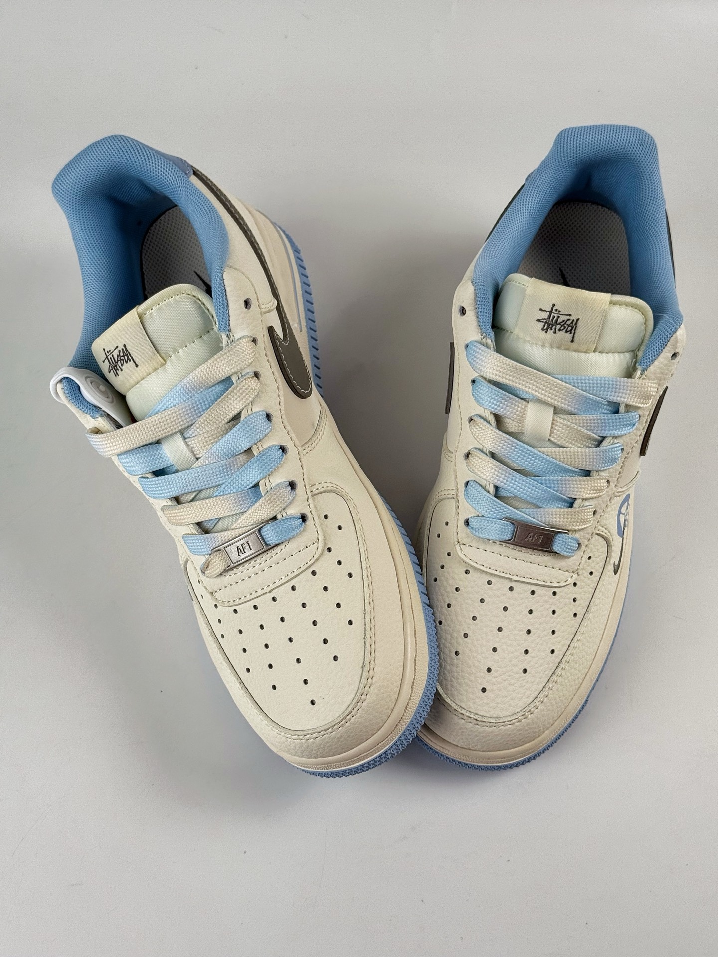 260 Nike Air Force 1 Low 07 x Stussy 白蓝小勾  QW5606-269