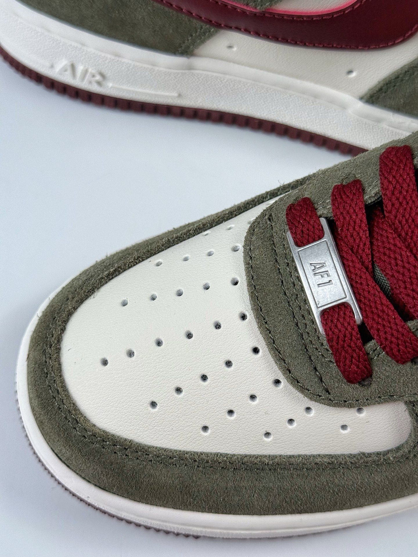 200 Nike Air Force 1 Low 07 绿白红  FQ8714-302