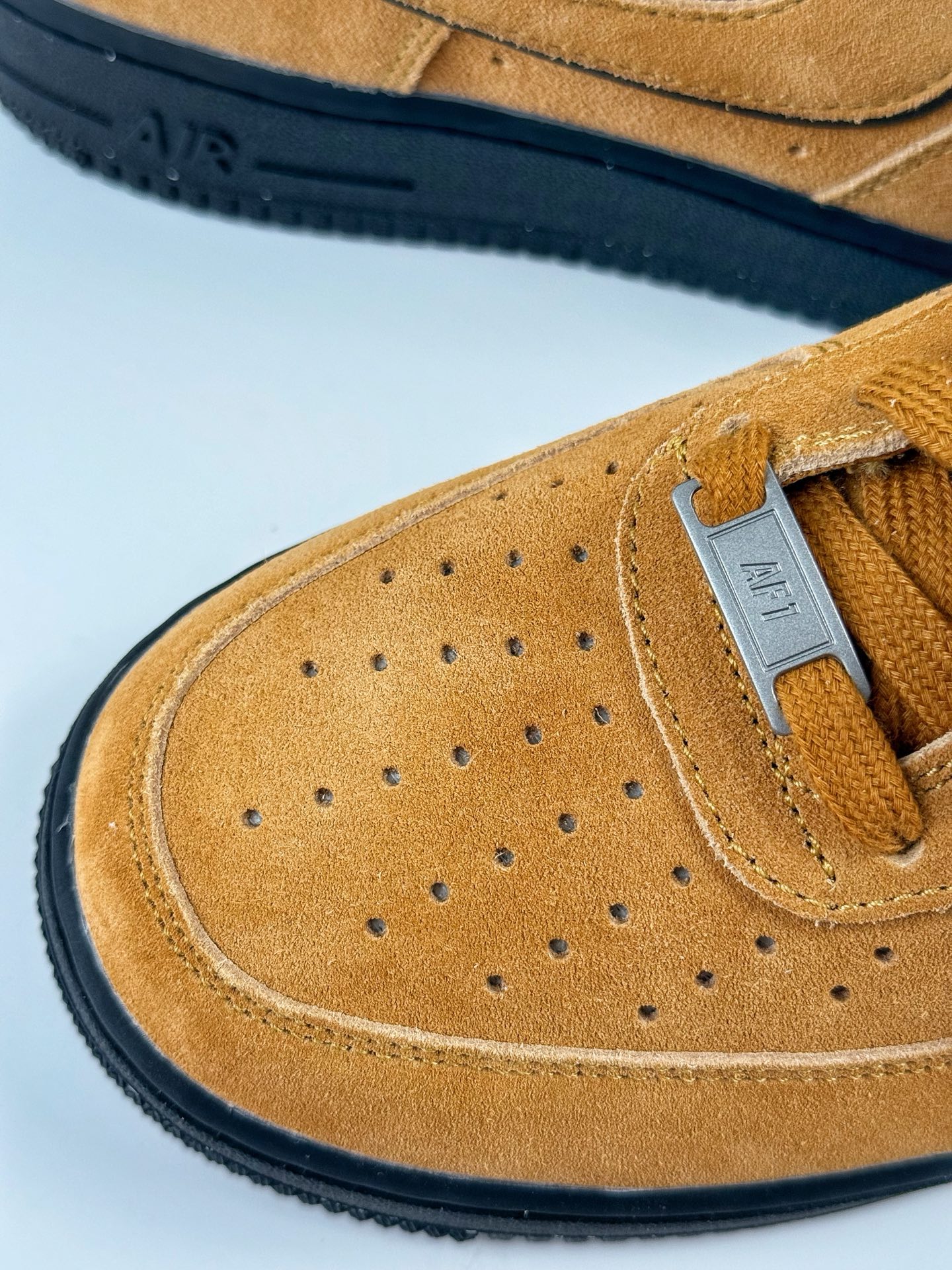 200 Nike Air Force 1 Low 07 绒毛棕黑  HQ1966-700