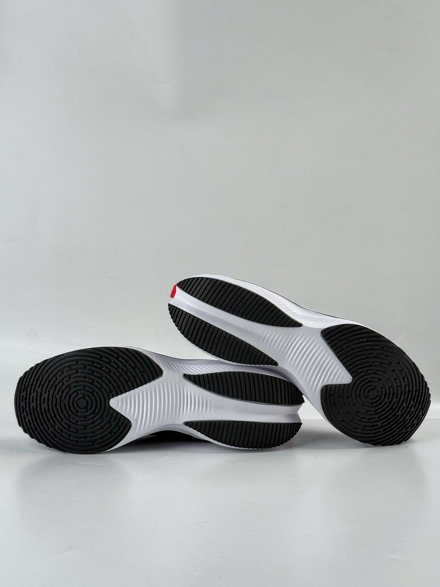 NIKE ZOOM PLUS x Superme 全新跑鞋  CK4318-150