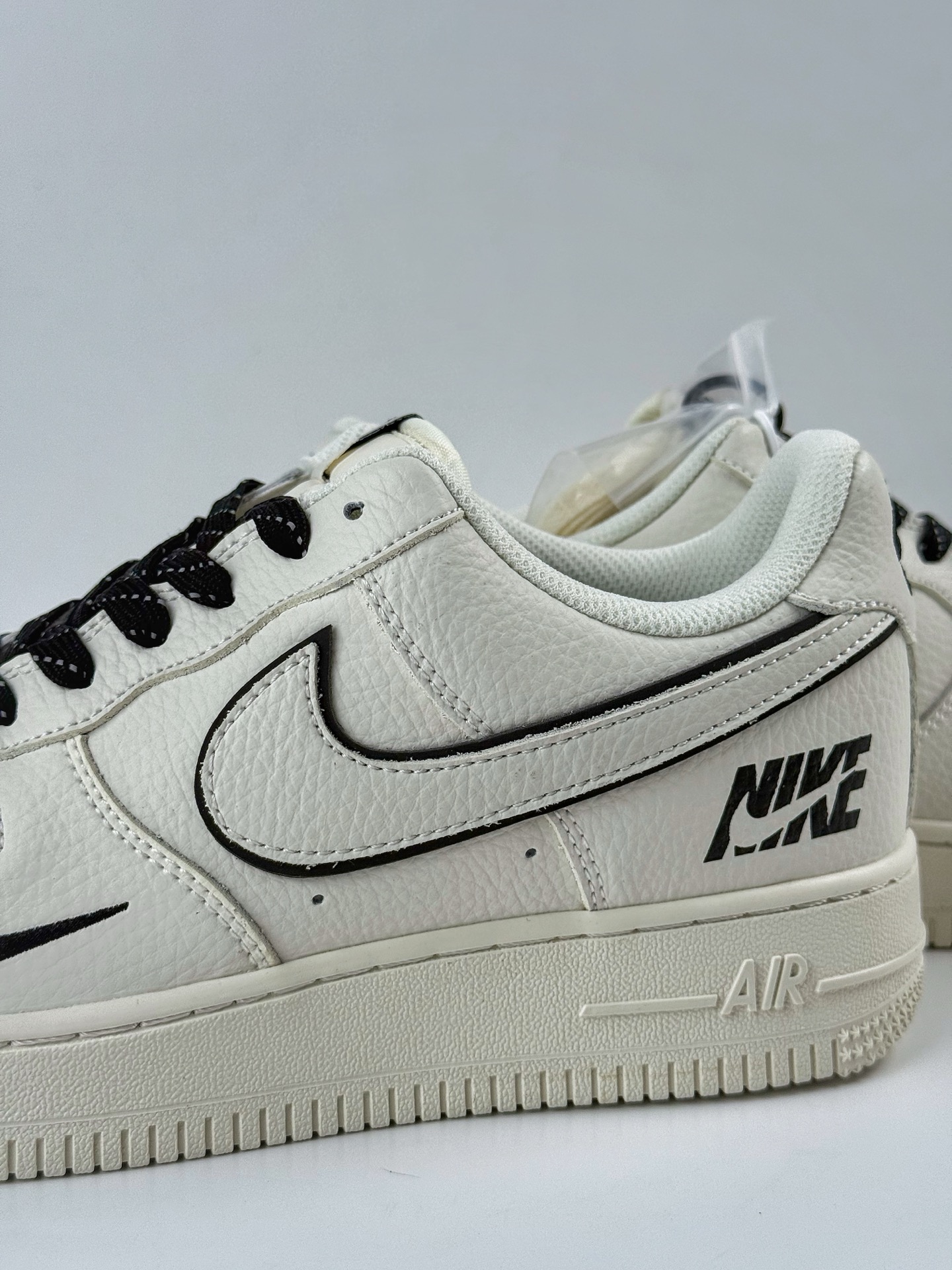 260 Nike Air Force 1 Low 07 x NIKE 白黑双小勾满天星  CS5288-031