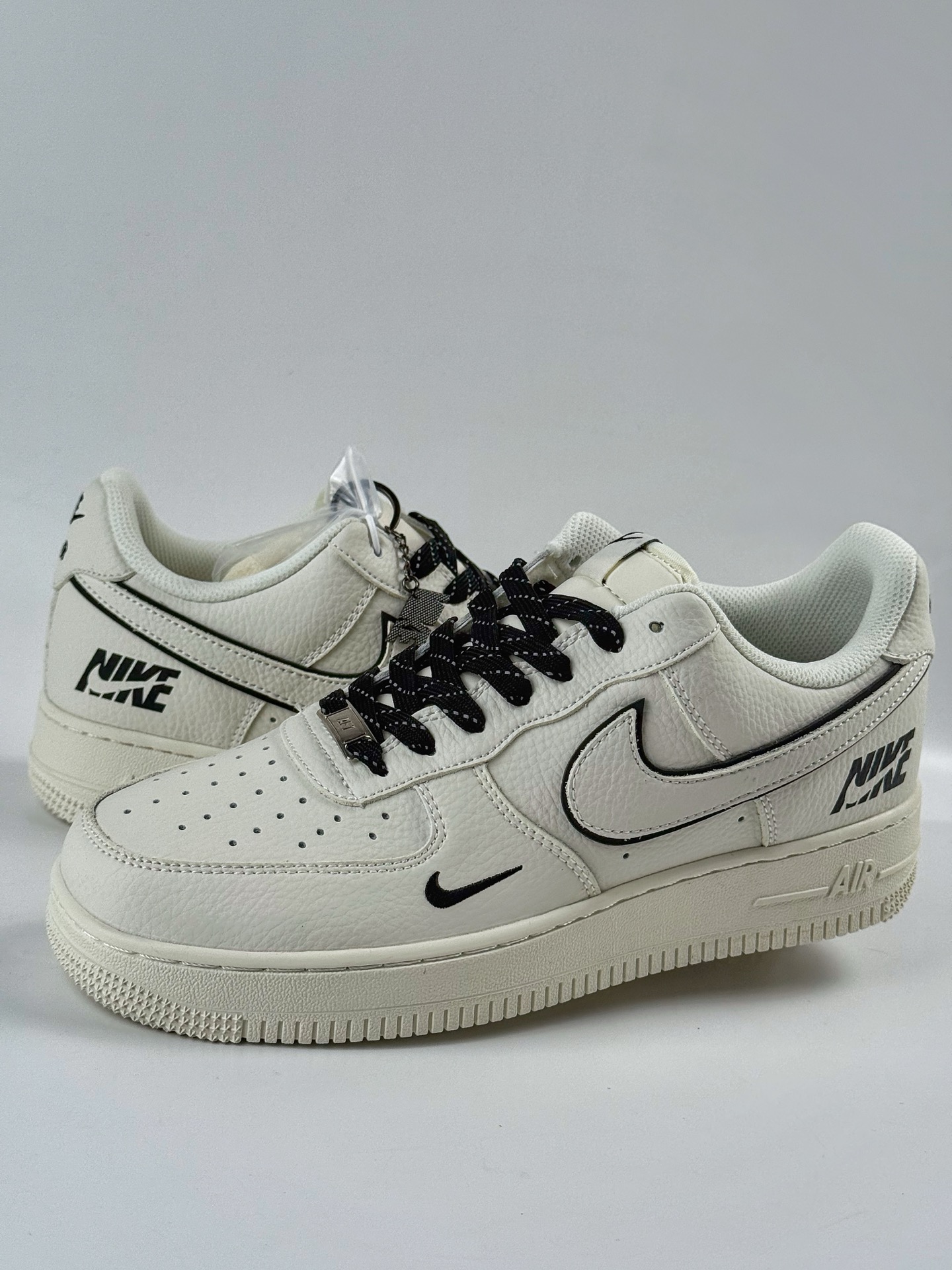 260 Nike Air Force 1 Low 07 x NIKE 白黑双小勾满天星  CS5288-031