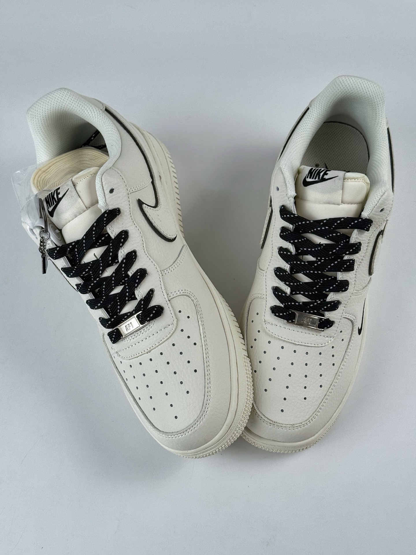 260 Nike Air Force 1 Low 07 x NIKE 白黑双小勾满天星  CS5288-031