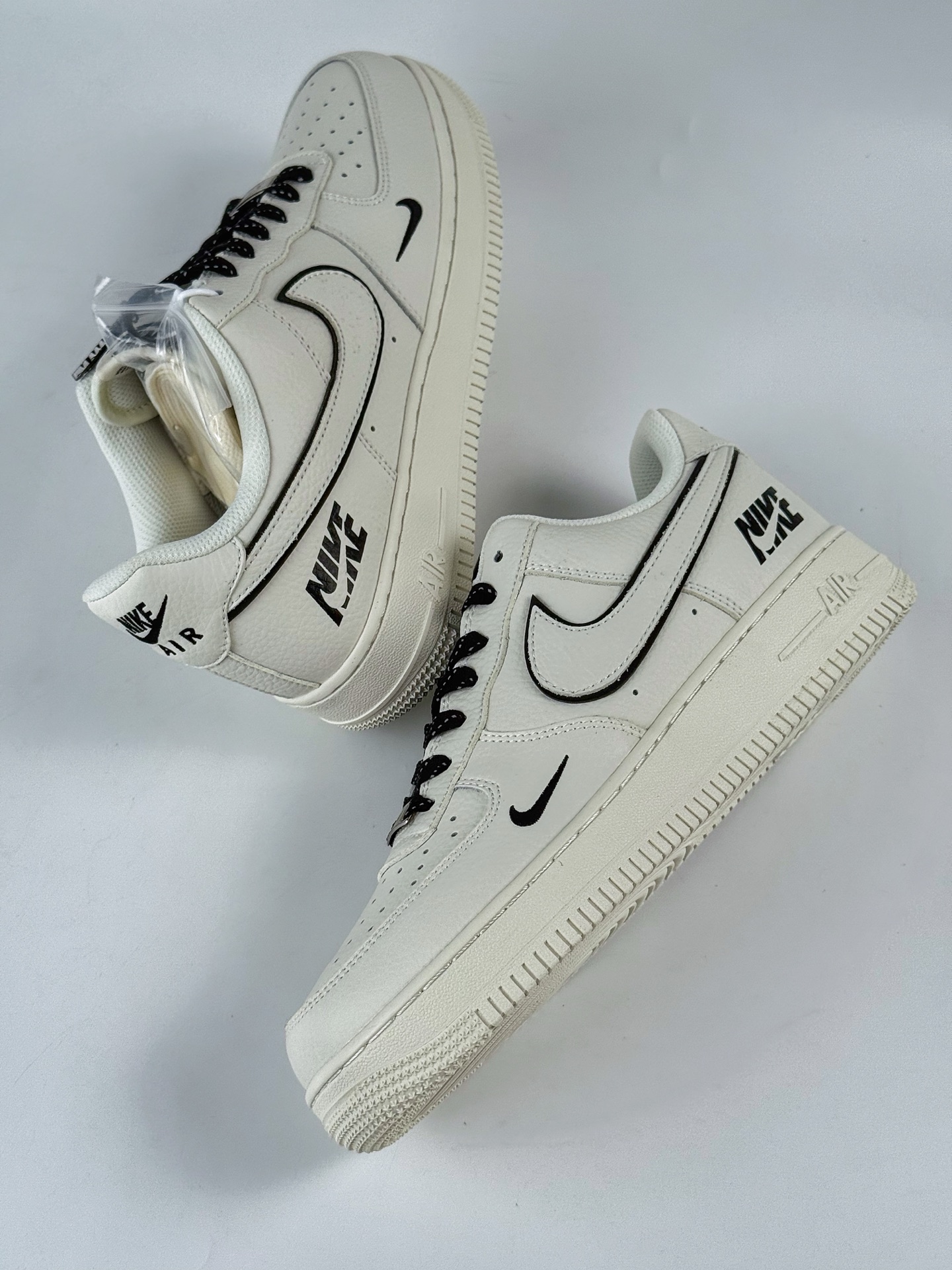 260 Nike Air Force 1 Low 07 x NIKE 白黑双小勾满天星  CS5288-031