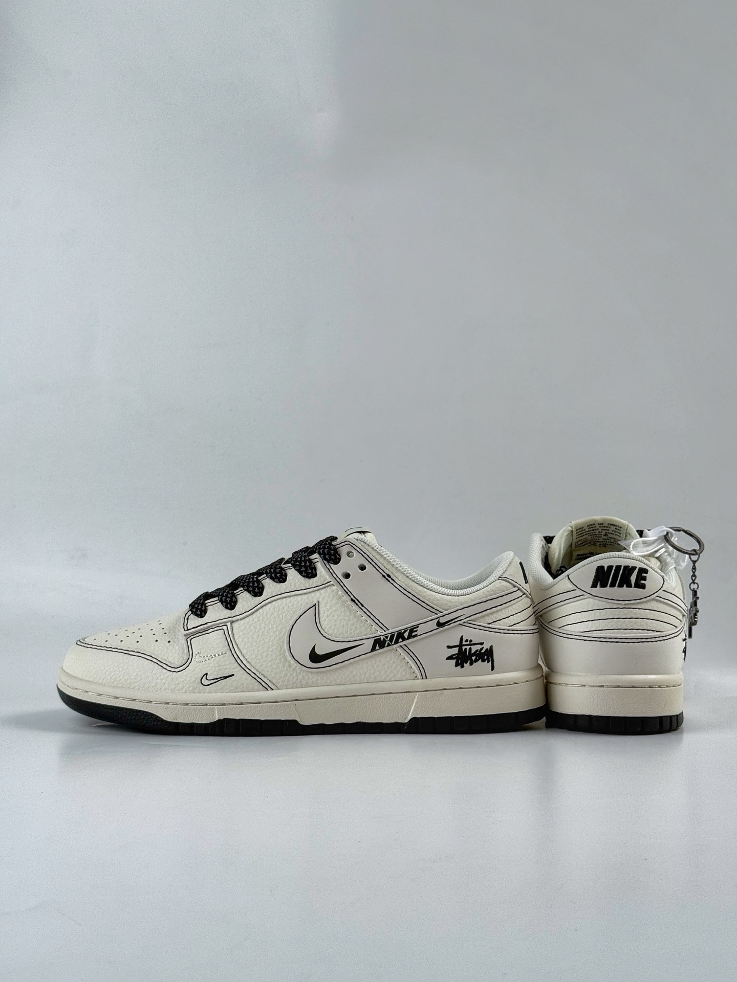 Nike SB Dunk Low x Stussy 白黑双小勾满天星  HH7518-096