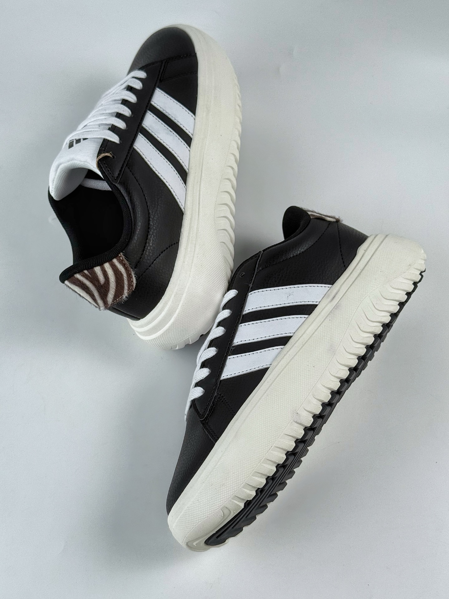 AdidGRAND COURT 防滑耐磨轻便低帮厚底鞋 三叶草休闲复古运动厚底鞋  IH7754-莆田鞋,莆田鞋货源,高仿鞋,高仿鞋货源,安福档口,莆田高仿鞋,莆田鞋批发,高仿鞋批发,莆田高仿运动鞋,高仿运动鞋,莆田运动鞋 AdidGRAND COURT 防滑耐磨轻便低帮厚底鞋 三叶草休闲复古运动厚底鞋  IH7754