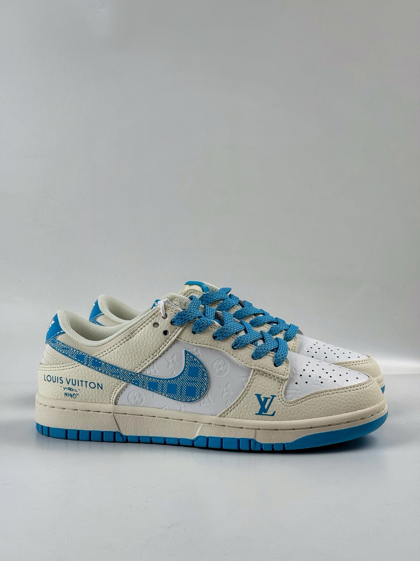 260 Nike SB Dunk Low x Louis Vuitton 米白蓝满印满天星  HS2506-212