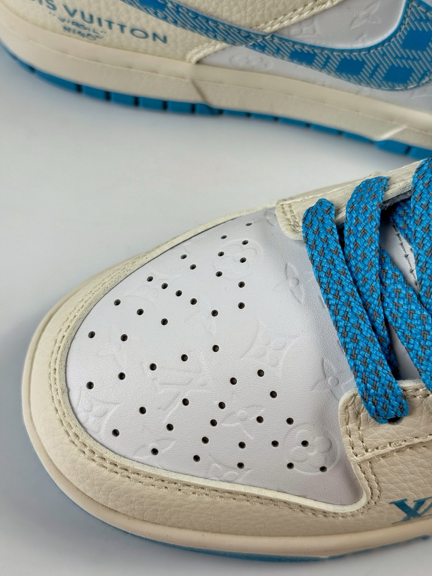 260 Nike SB Dunk Low x Louis Vuitton 米白蓝满印满天星  HS2506-212