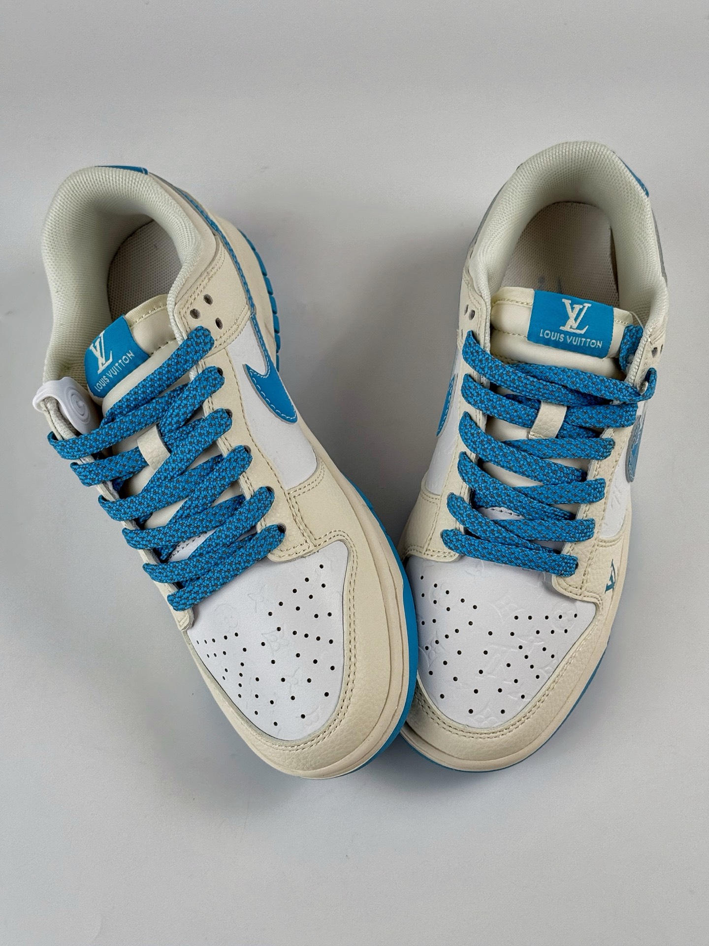 260 Nike SB Dunk Low x Louis Vuitton 米白蓝满印满天星  HS2506-212