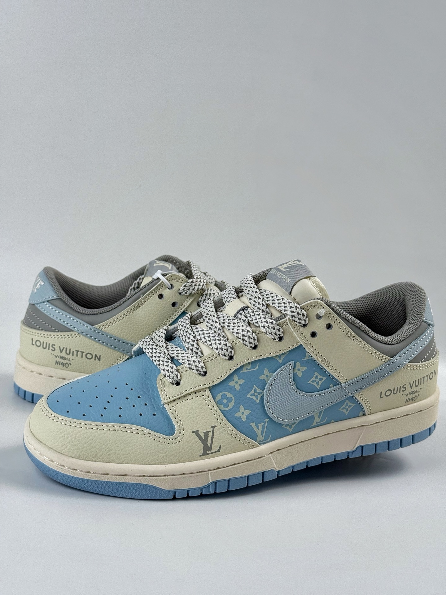 260 Nike SB Dunk Low x Louis Vuitton 米蓝满天星  HS2506-216