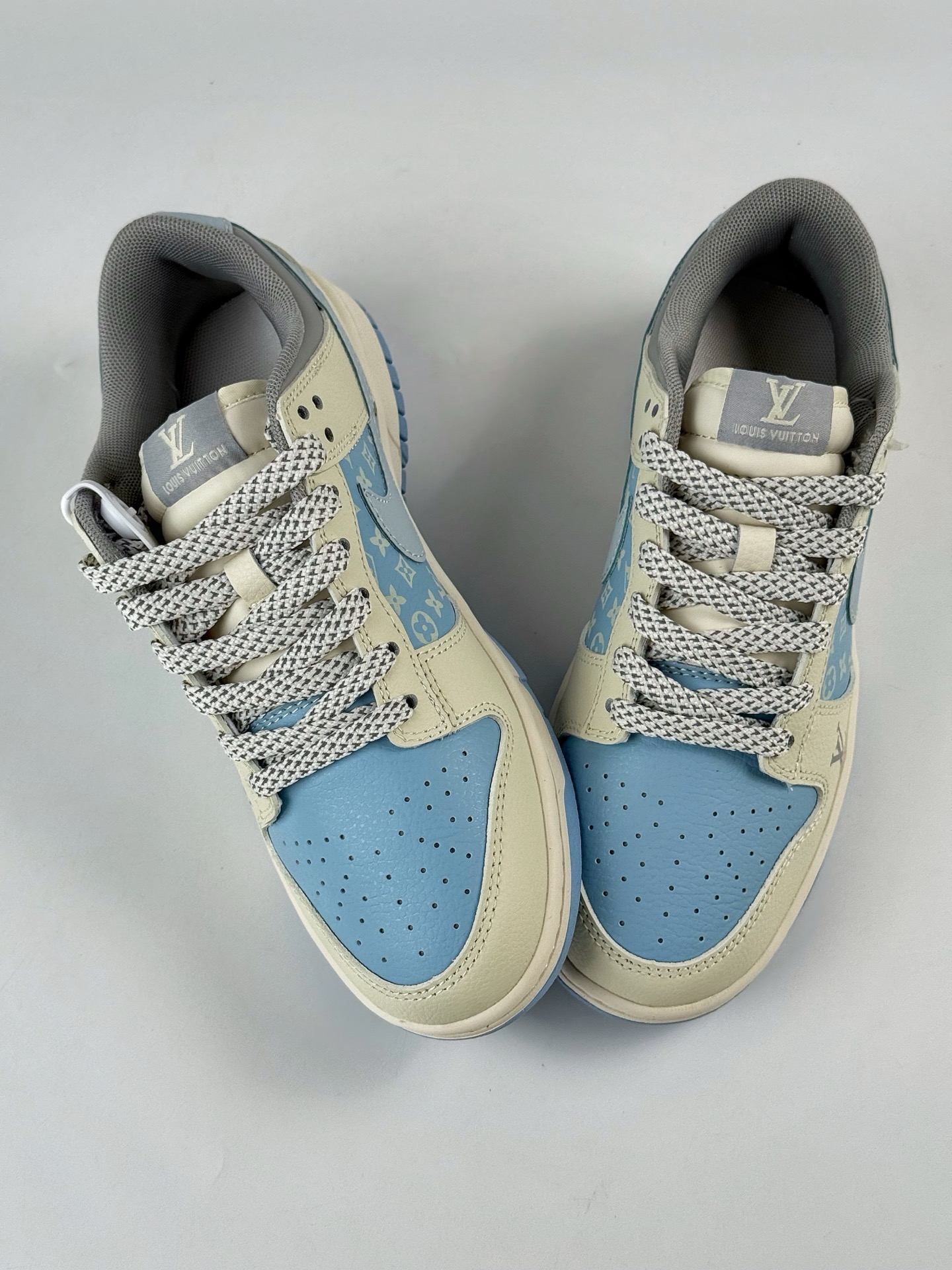 260 Nike SB Dunk Low x Louis Vuitton 米蓝满天星  HS2506-216