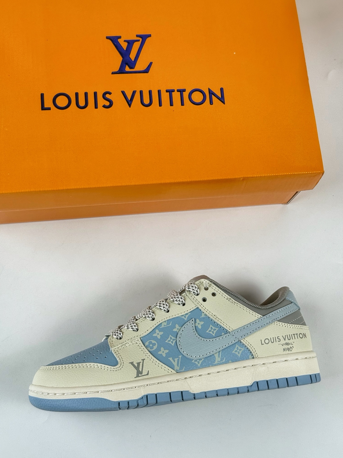 260 Nike SB Dunk Low x Louis Vuitton 米蓝满天星  HS2506-216