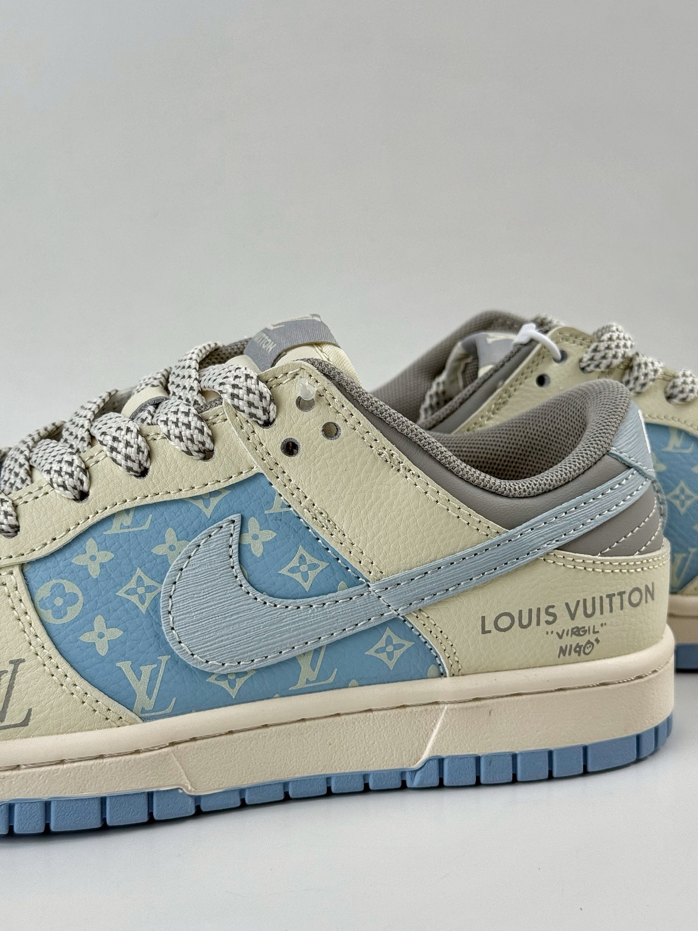 260 Nike SB Dunk Low x Louis Vuitton 米蓝满天星  HS2506-216