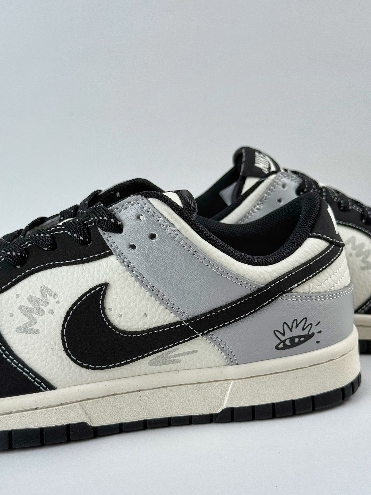 260 Nike SB Dunk Low 黑白灰满天星  XD6188-050