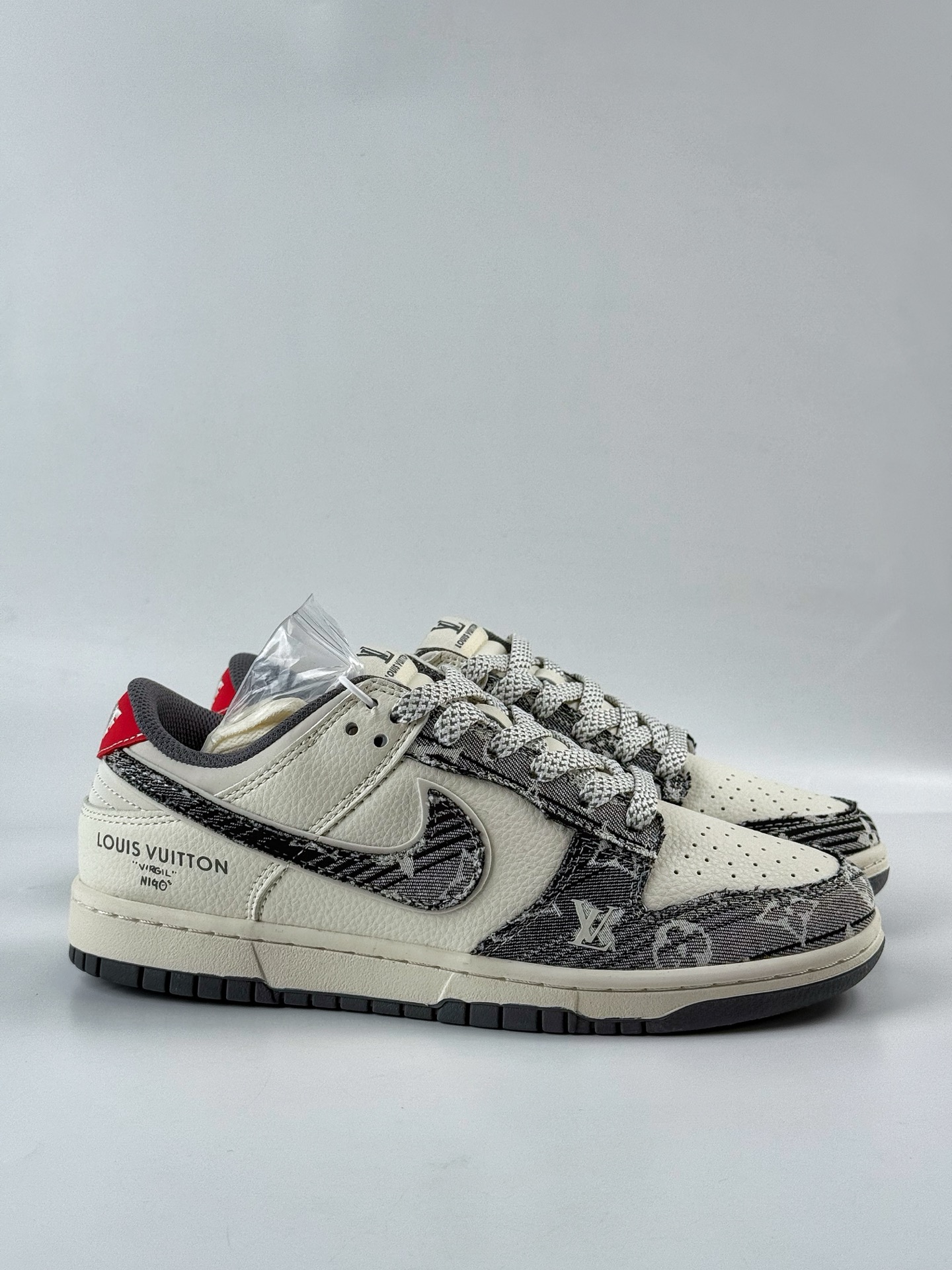 Nike SB Dunk Low x Louis Vuitton 黑白牛仔满天星  JY6988-111