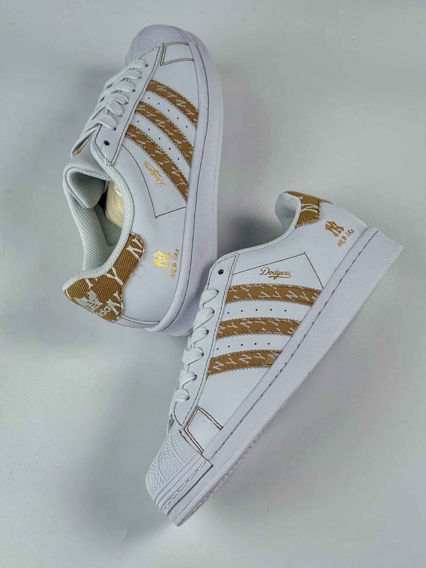 AD Originals Superstar x MLB 白黄  BZ25344-莆田鞋,莆田鞋货源,高仿鞋,高仿鞋货源,安福档口,莆田高仿鞋,莆田鞋批发,高仿鞋批发,莆田高仿运动鞋,高仿运动鞋,莆田运动鞋 AD Originals Superstar x MLB 白黄  BZ25344