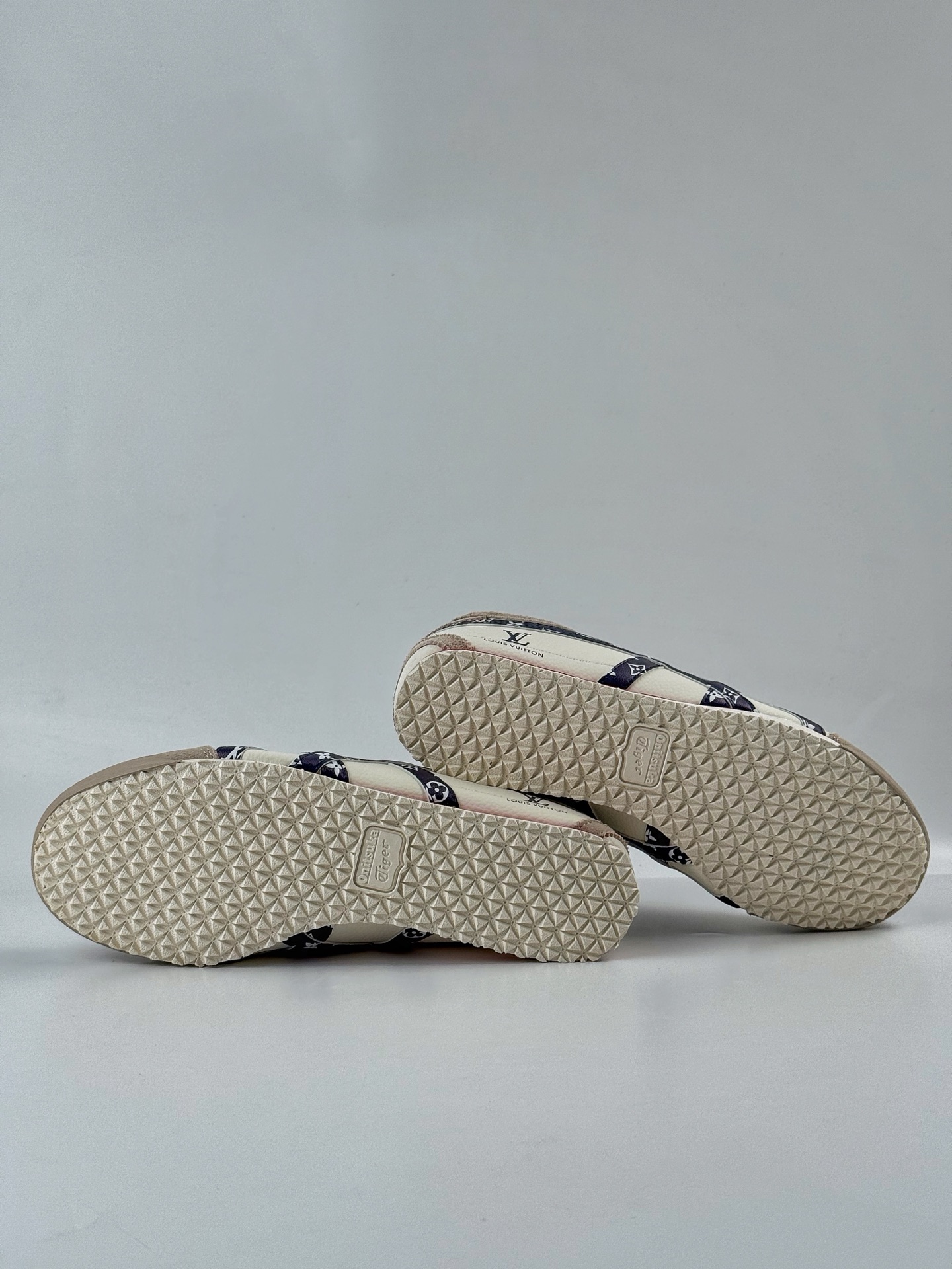 Onitsuka Tiger Mexico 66 Paraty x Louis Vuitton 百搭单品 板鞋 DL408-144
