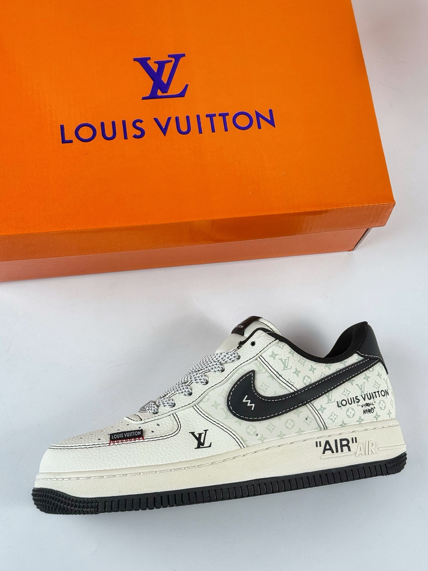 Nike Air Force 1 Low 07 x Louis Vuitton 白黑满天星 CS5050-Y09-莆田鞋,莆田鞋货源,高仿鞋,高仿鞋货源,安福档口,莆田高仿鞋,莆田鞋批发,高仿鞋批发,莆田高仿运动鞋,高仿运动鞋,莆田运动鞋 Nike Air Force 1 Low 07 x Louis Vuitton 白黑满天星 CS5050-Y09