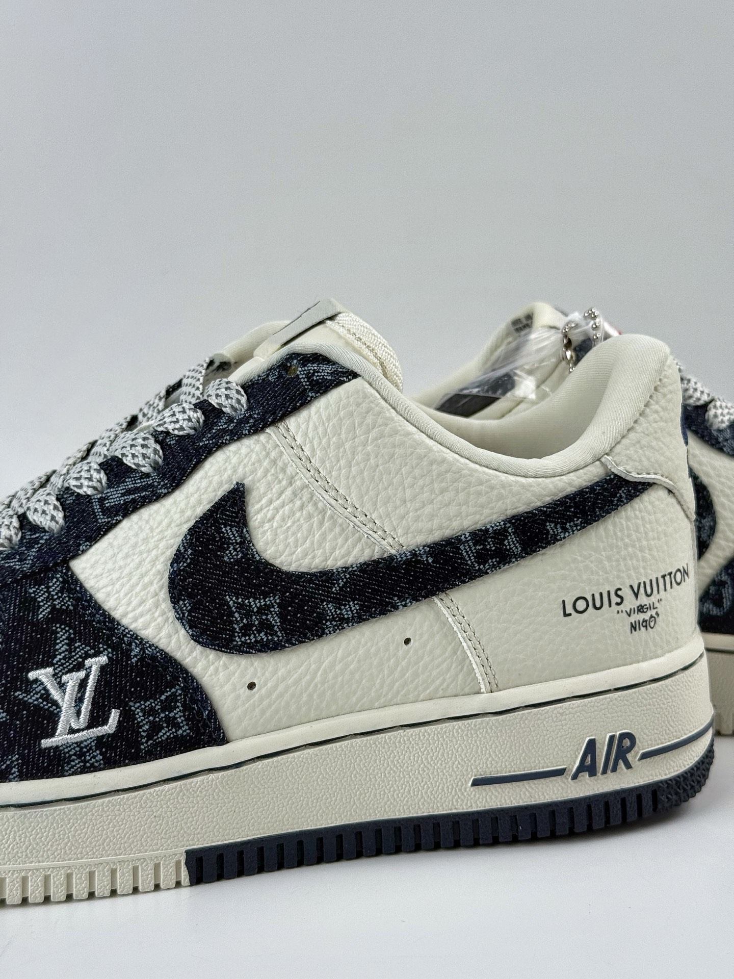 Nike Air Force 1 Low 07 x Louis Vuitton 黑白牛仔满天星 SC0601-553-莆田鞋,莆田鞋货源,高仿鞋,高仿鞋货源,安福档口,莆田高仿鞋,莆田鞋批发,高仿鞋批发,莆田高仿运动鞋,高仿运动鞋,莆田运动鞋 Nike Air Force 1 Low 07 x Louis Vuitton 黑白牛仔满天星 SC0601-553