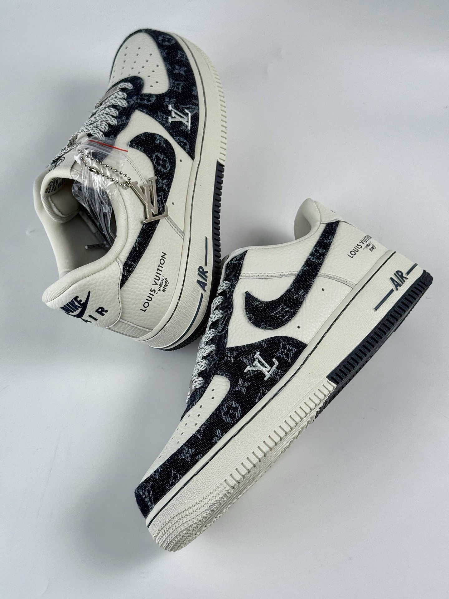 Nike Air Force 1 Low 07 x Louis Vuitton 黑白牛仔满天星 SC0601-553-莆田鞋,莆田鞋货源,高仿鞋,高仿鞋货源,安福档口,莆田高仿鞋,莆田鞋批发,高仿鞋批发,莆田高仿运动鞋,高仿运动鞋,莆田运动鞋 Nike Air Force 1 Low 07 x Louis Vuitton 黑白牛仔满天星 SC0601-553