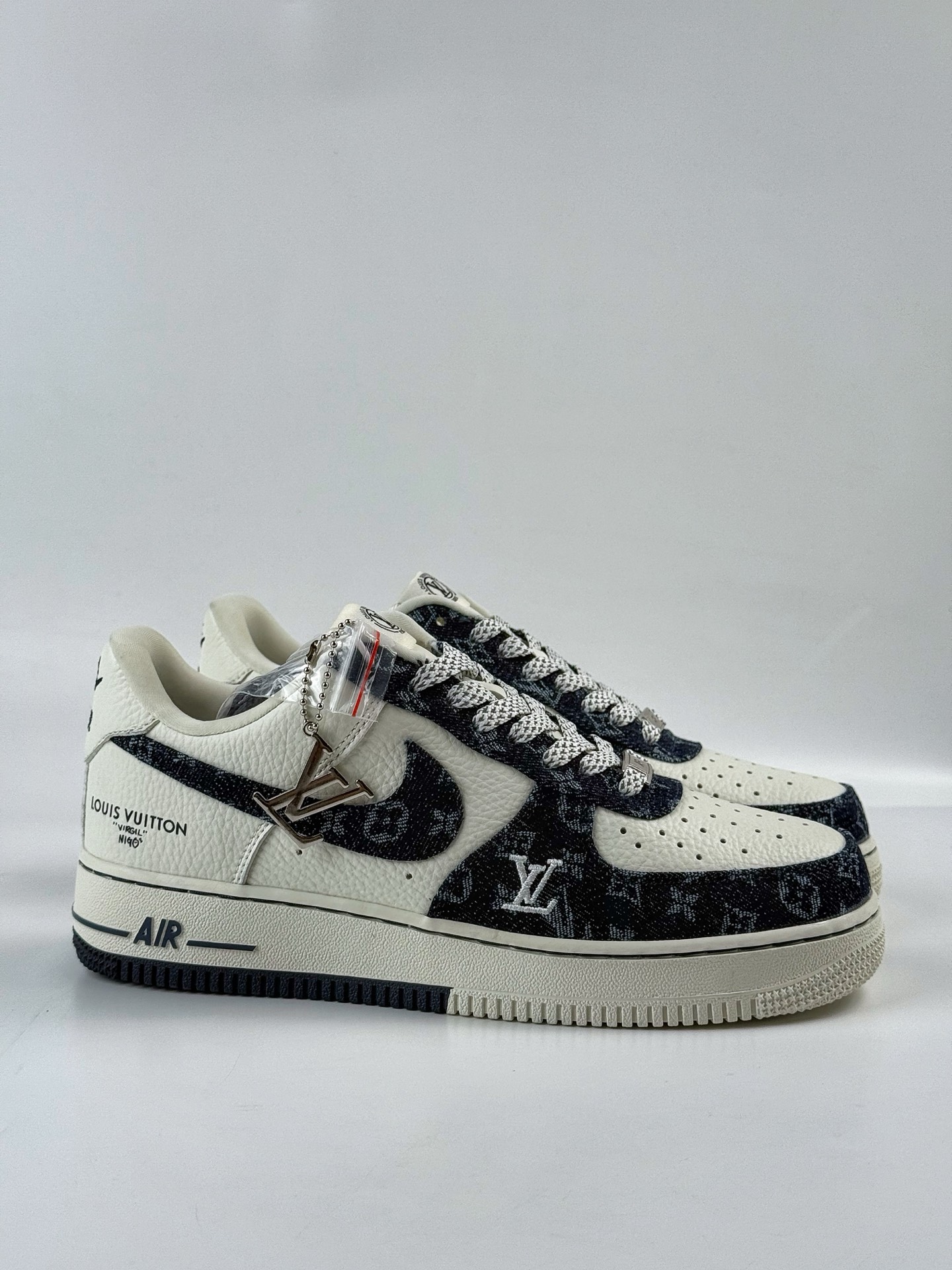Nike Air Force 1 Low 07 x Louis Vuitton 黑白牛仔满天星 SC0601-553-莆田鞋,莆田鞋货源,高仿鞋,高仿鞋货源,安福档口,莆田高仿鞋,莆田鞋批发,高仿鞋批发,莆田高仿运动鞋,高仿运动鞋,莆田运动鞋 Nike Air Force 1 Low 07 x Louis Vuitton 黑白牛仔满天星 SC0601-553