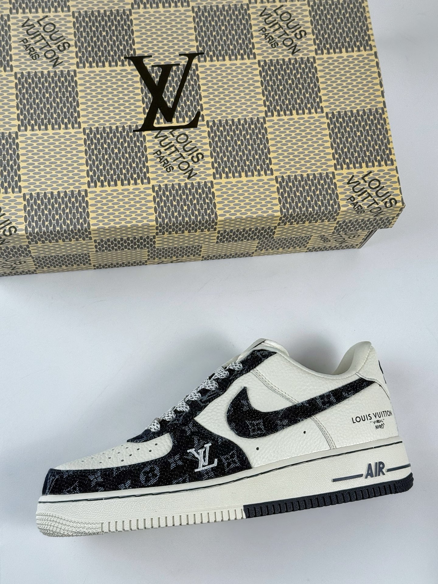 Nike Air Force 1 Low 07 x Louis Vuitton 黑白牛仔满天星 SC0601-553-莆田鞋,莆田鞋货源,高仿鞋,高仿鞋货源,安福档口,莆田高仿鞋,莆田鞋批发,高仿鞋批发,莆田高仿运动鞋,高仿运动鞋,莆田运动鞋 Nike Air Force 1 Low 07 x Louis Vuitton 黑白牛仔满天星 SC0601-553