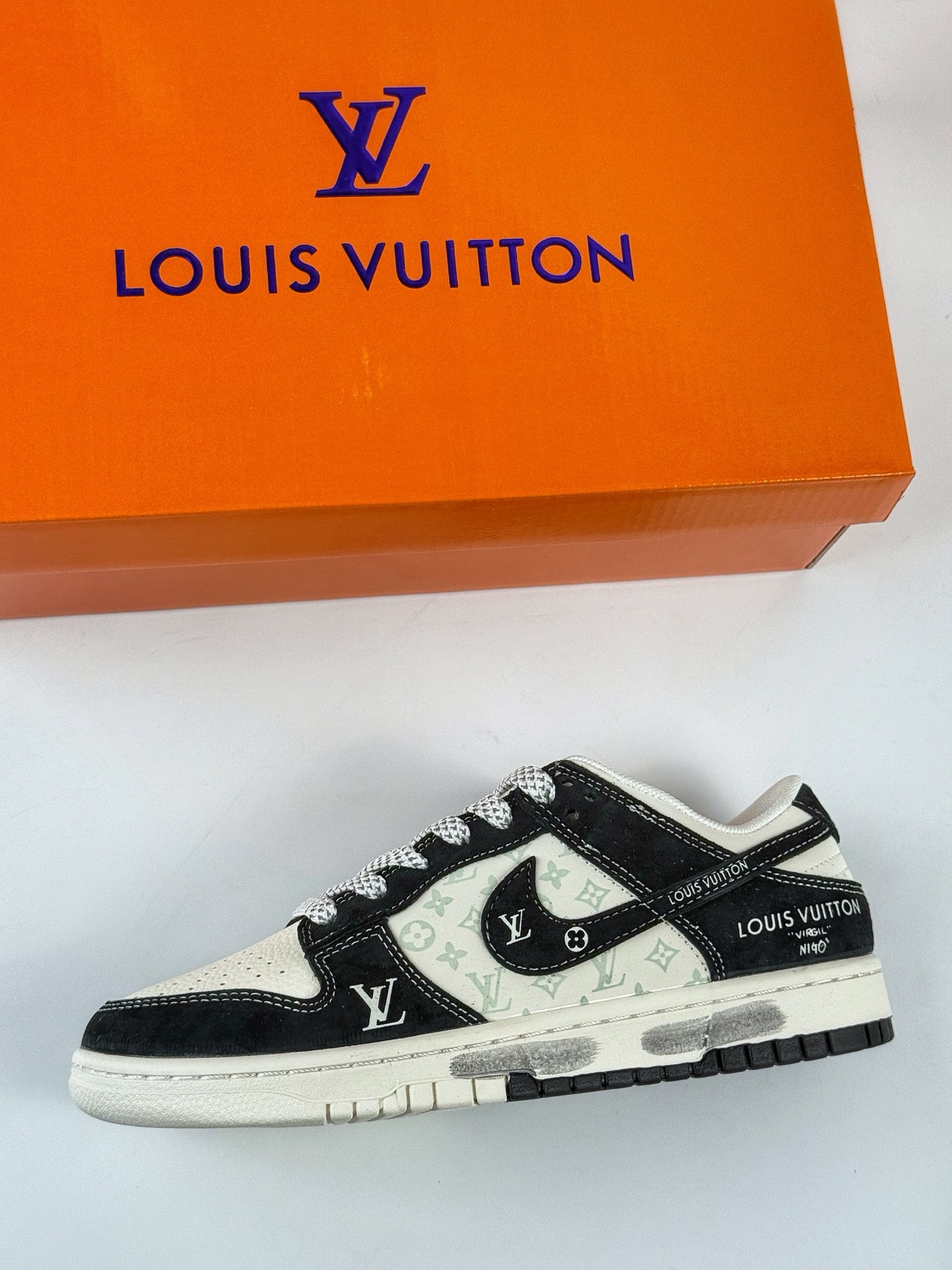 Nike SB Dunk Low x Louis Vuitton 黑白满天星  CX5050-Y03