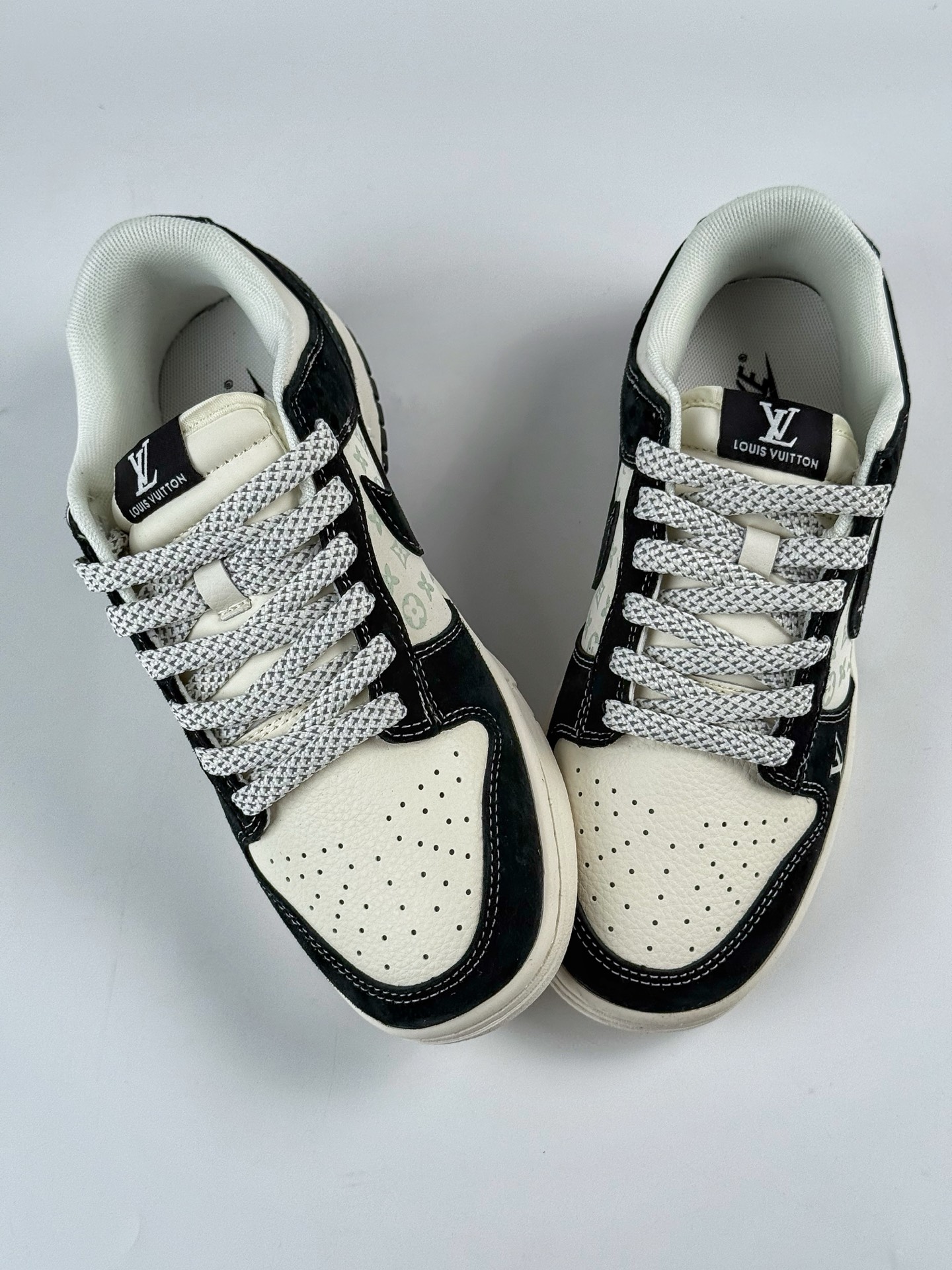 Nike SB Dunk Low x Louis Vuitton 黑白满天星  CX5050-Y03