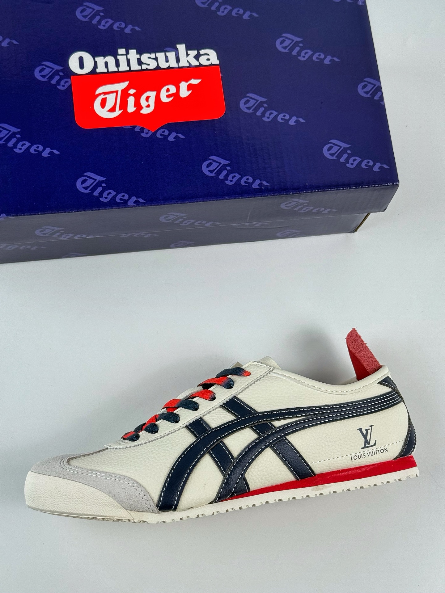 Onitsuka Tiger Mexico 66 Paraty x Louis Vuitton 百搭单品 板鞋  DL408-141-莆田鞋,莆田鞋货源,高仿鞋,高仿鞋货源,安福档口,莆田高仿鞋,莆田鞋批发,高仿鞋批发,莆田高仿运动鞋,高仿运动鞋,莆田运动鞋 Onitsuka Tiger Mexico 66 Paraty x Louis Vuitton 百搭单品 板鞋  DL408-141