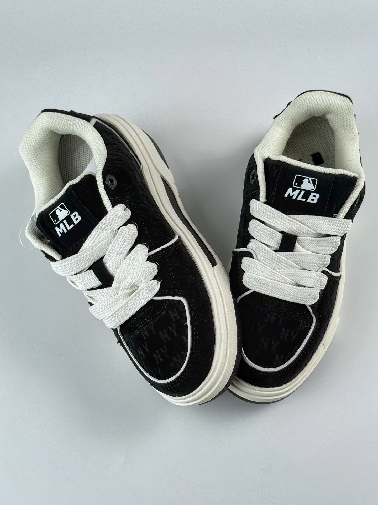 NY美国榄球洋基队 x MLB Chunky Runner Basic 厚底老爹厚底休闲运动慢跑鞋 3ASXE025N