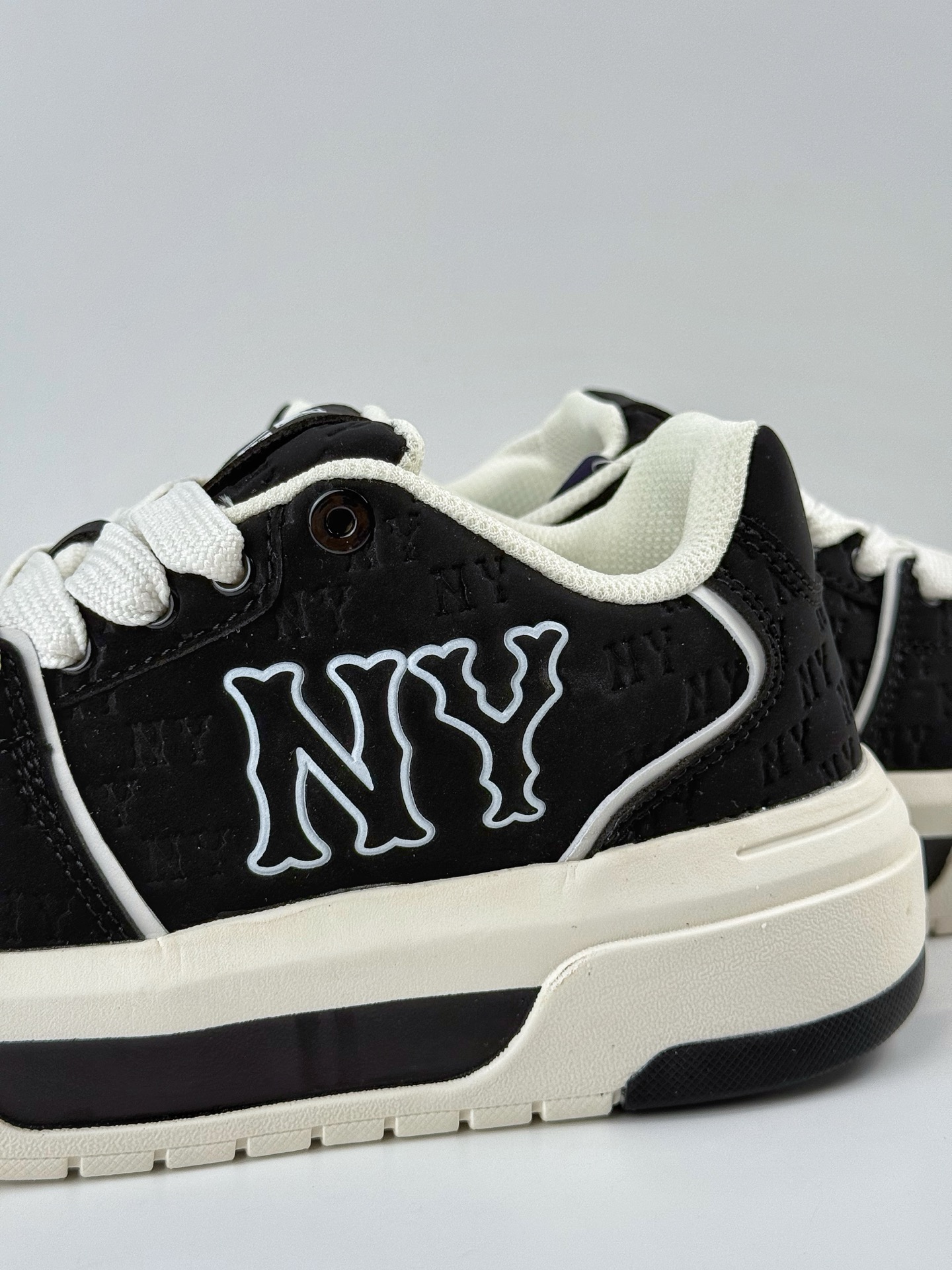 NY美国榄球洋基队 x MLB Chunky Runner Basic 厚底老爹厚底休闲运动慢跑鞋 3ASXE025N