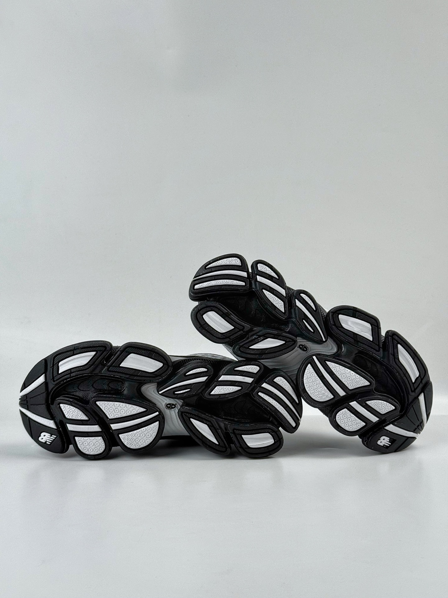 New Balance NB2000系列 复古单品宝藏老爹鞋款 U2000XKL-莆田鞋,莆田鞋货源,高仿鞋,高仿鞋货源,安福档口,莆田高仿鞋,莆田鞋批发,高仿鞋批发,莆田高仿运动鞋,高仿运动鞋,莆田运动鞋 New Balance NB2000系列 复古单品宝藏老爹鞋款 U2000XKL