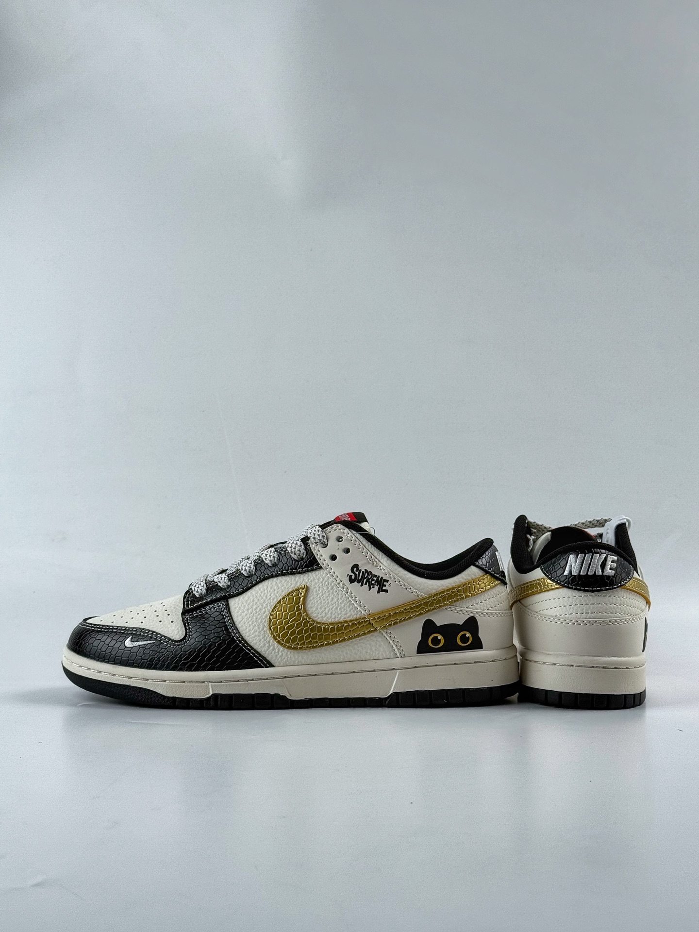 Nike SB Dunk Low x Superme 黑白小勾满天星  HS2506-230
