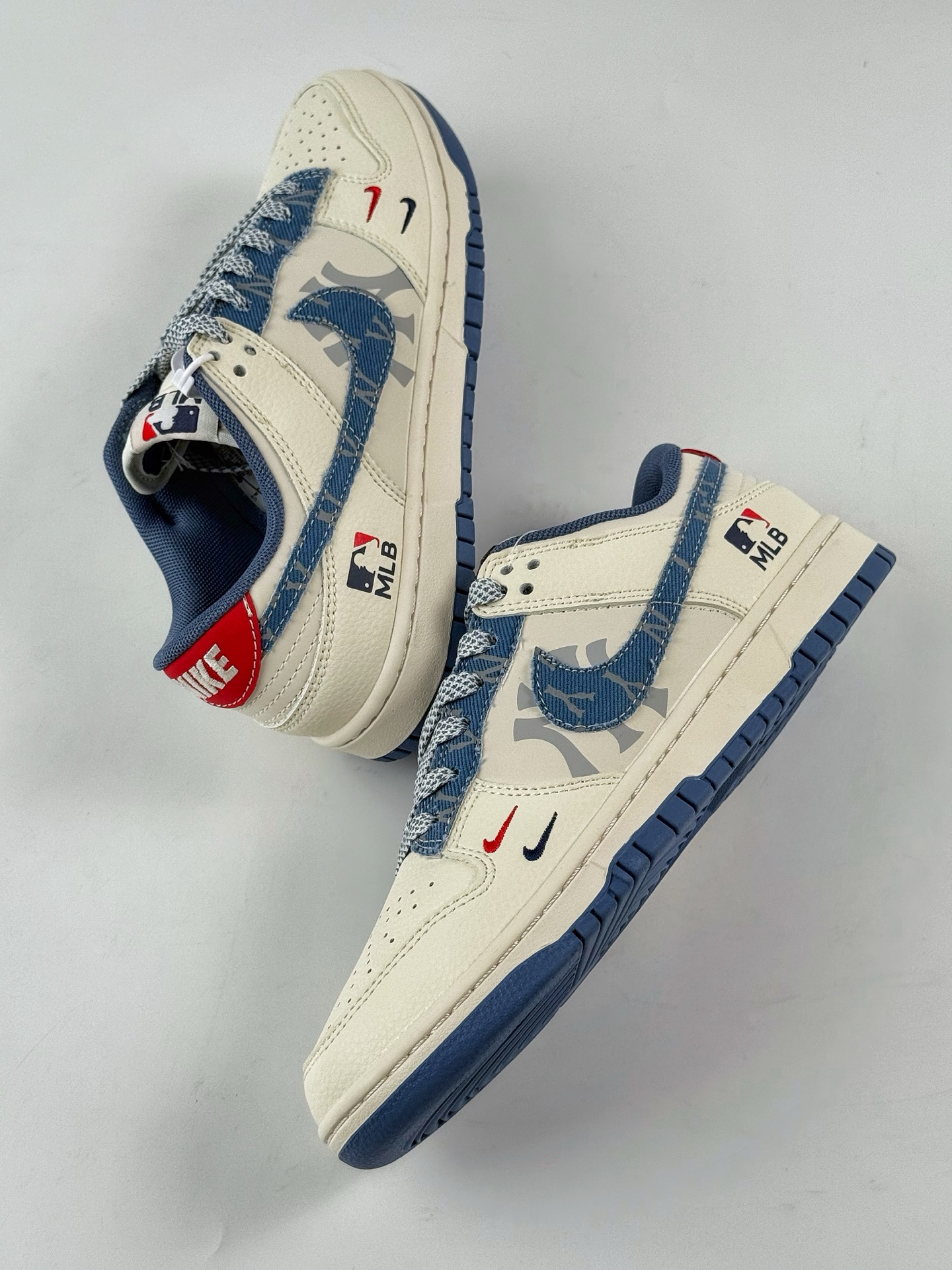 Nike SB Dunk Low x MLB 白蓝双小勾满天星 HS2506-056-莆田鞋,莆田鞋货源,高仿鞋,高仿鞋货源,安福档口,莆田高仿鞋,莆田鞋批发,高仿鞋批发,莆田高仿运动鞋,高仿运动鞋,莆田运动鞋 Nike SB Dunk Low x MLB 白蓝双小勾满天星 HS2506-056
