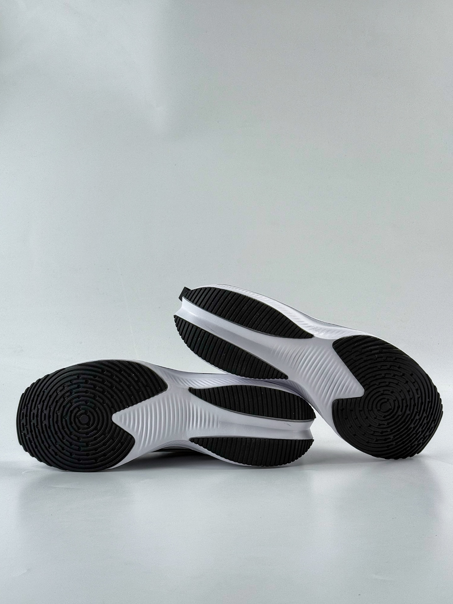 200 NIKE ZOOM PLUS x UNDEFEATED 全新跑鞋 CK4318-155