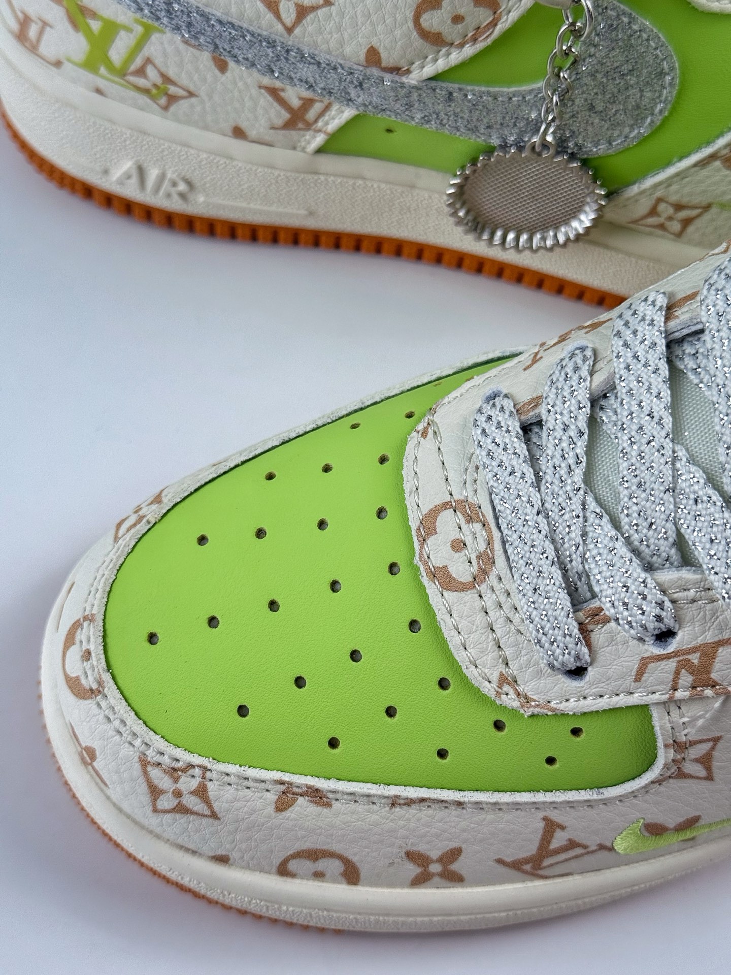 260 Nike Air Force 1 Low 07 x Louis Vuitton 白绿小勾满天星 DF0188-079
