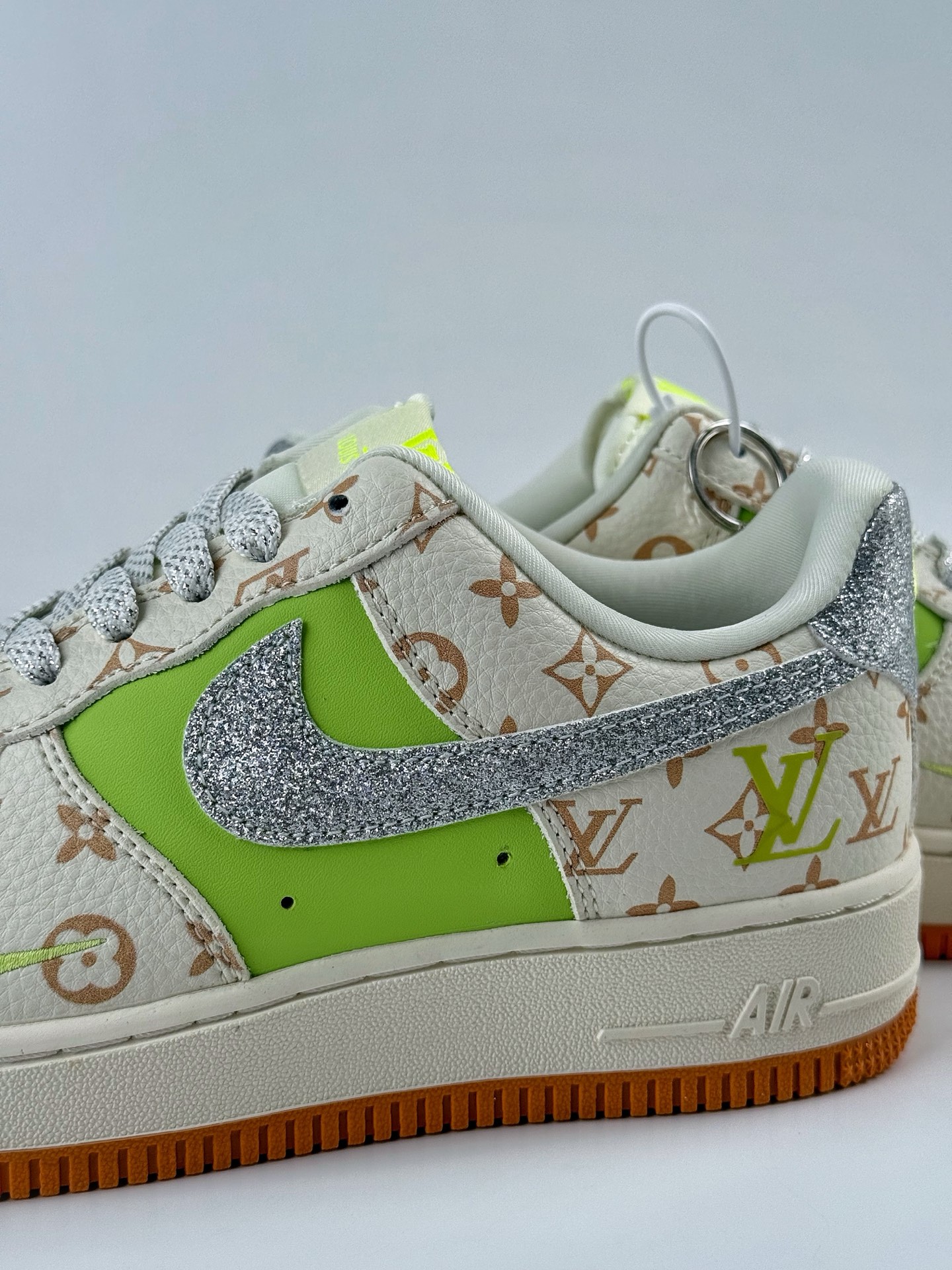 260 Nike Air Force 1 Low 07 x Louis Vuitton 白绿小勾满天星 DF0188-079
