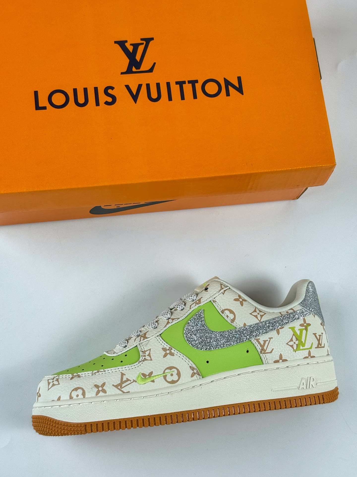 260 Nike Air Force 1 Low 07 x Louis Vuitton 白绿小勾满天星 DF0188-079