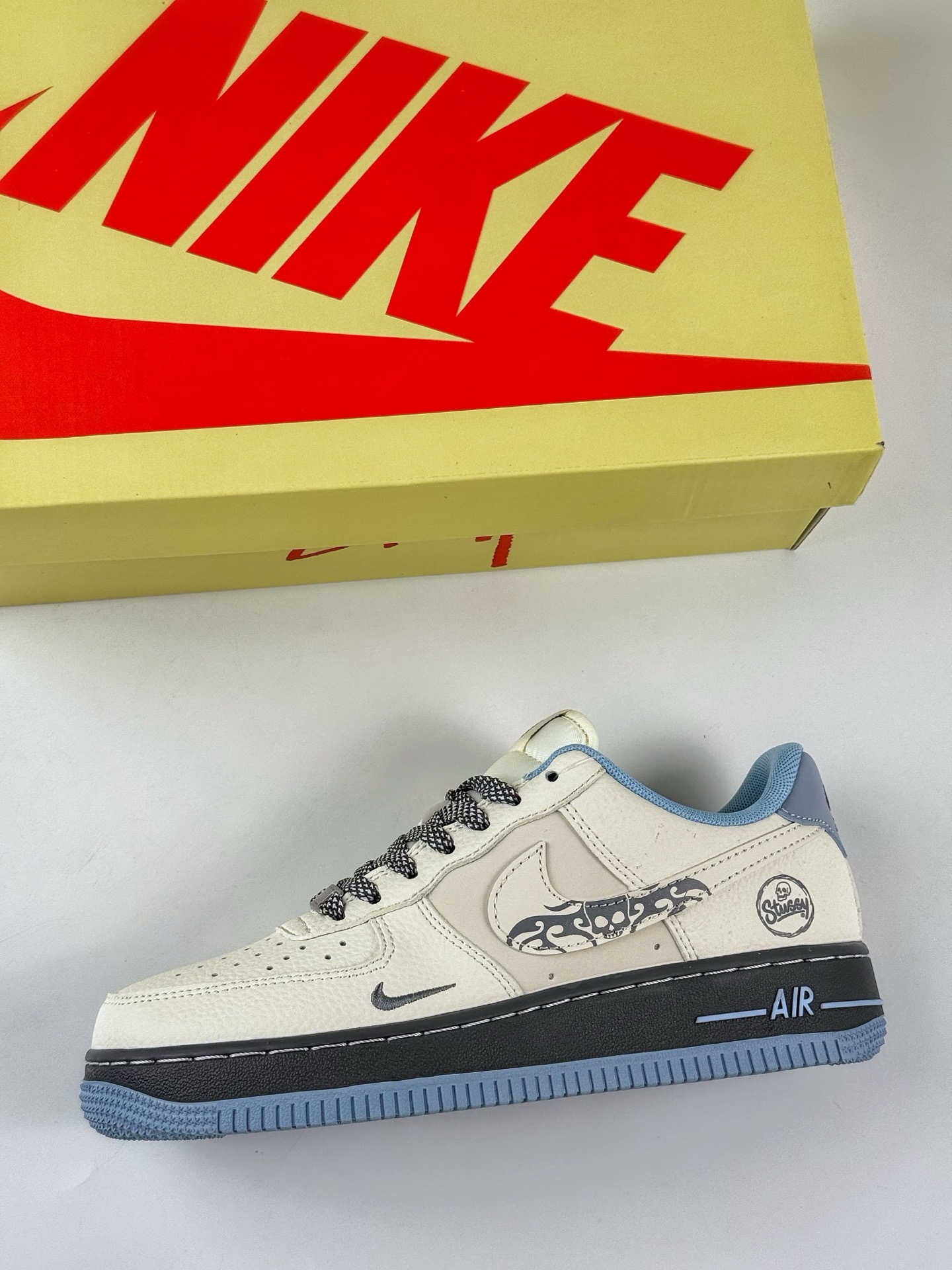 260 Nike Air Force 1 Low 07 x Stussy 白蓝小勾满天星 QW5606-267