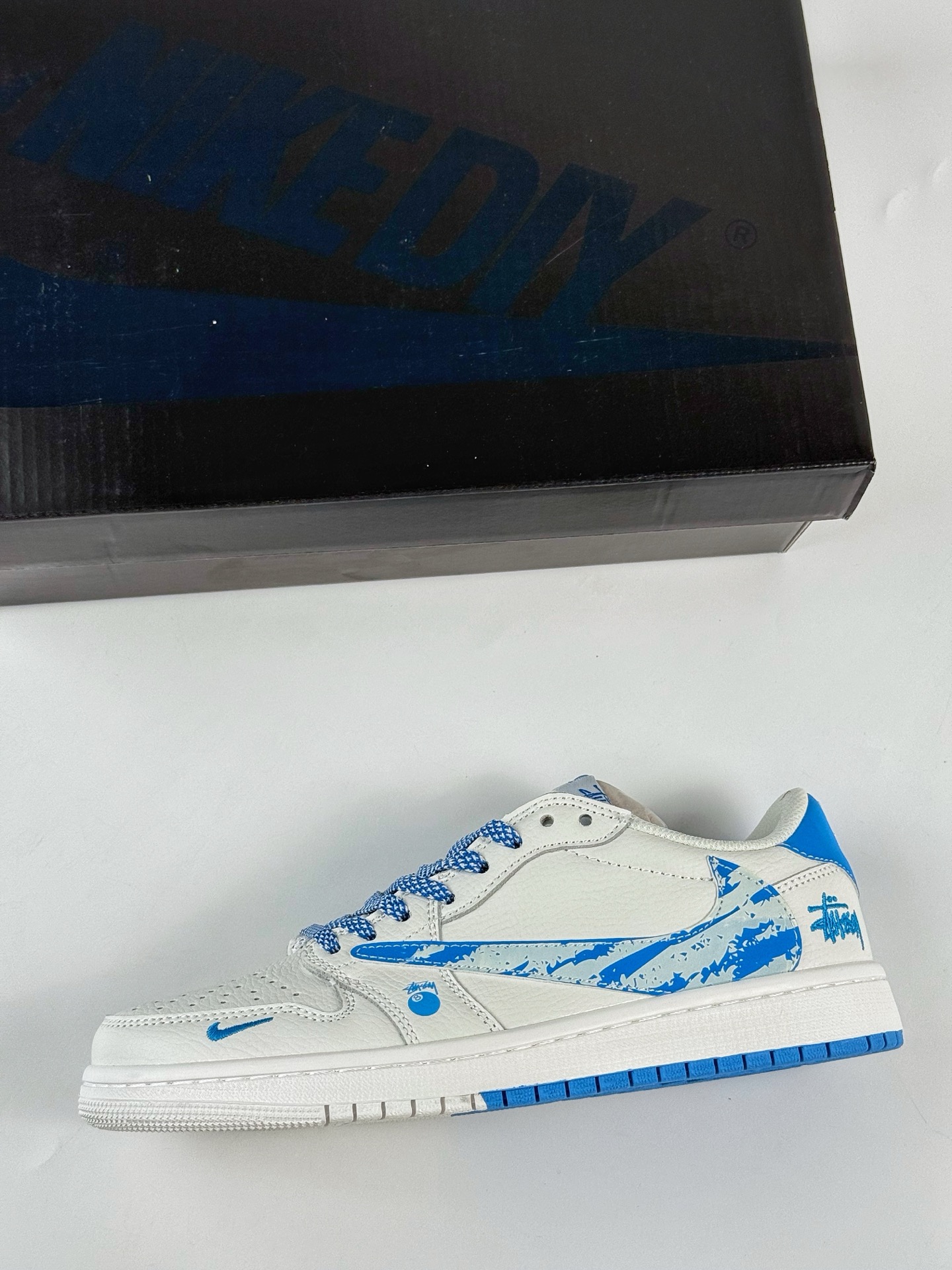Travis Scott x Nike Air Jordan 1 Low x Supreme x Stussy Air Jordan 1 Low 反转白蓝小勾满天星倒钩 DZ5899-007