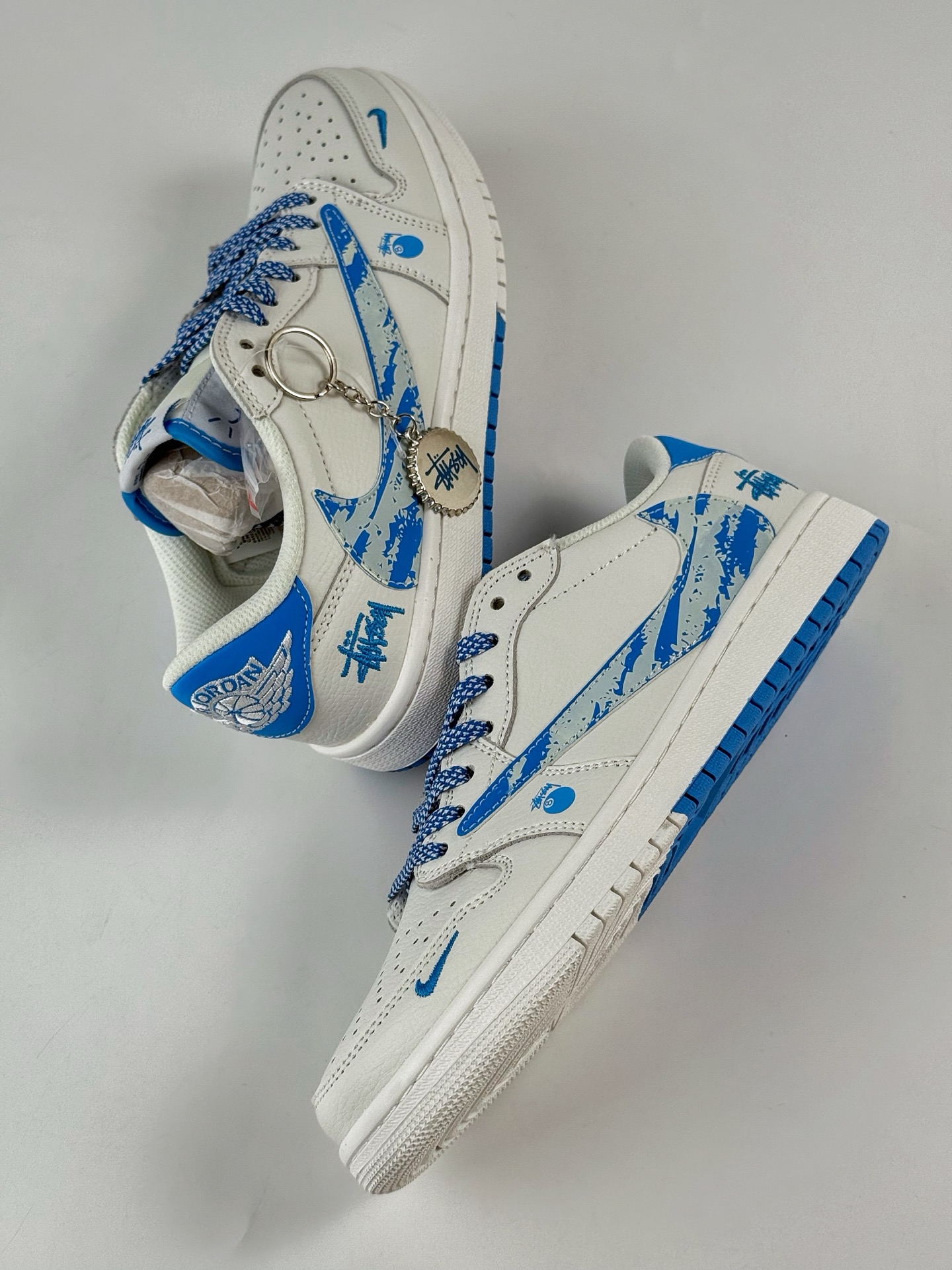 Travis Scott x Nike Air Jordan 1 Low x Supreme x Stussy Air Jordan 1 Low 反转白蓝小勾满天星倒钩 DZ5899-007