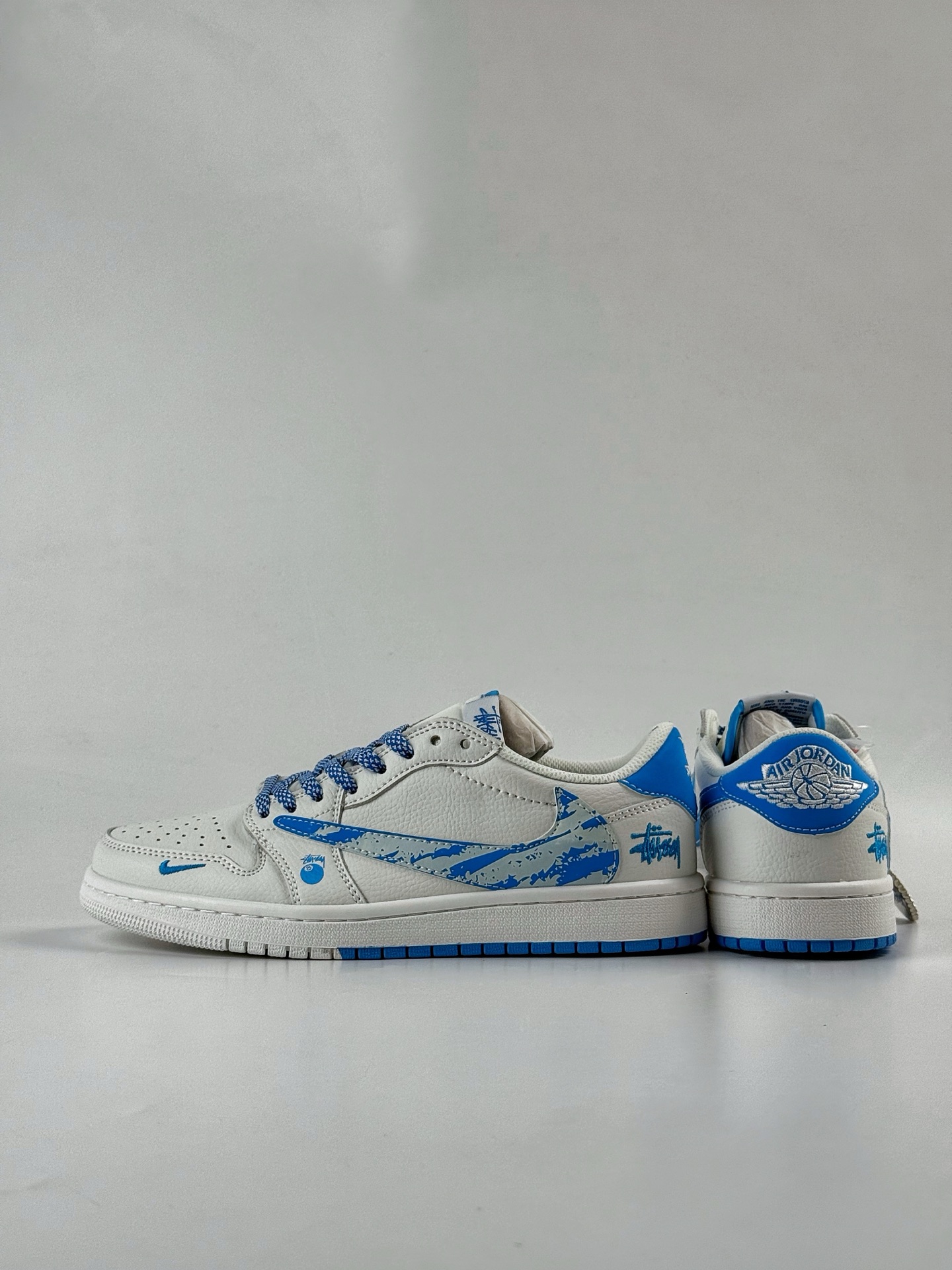 Travis Scott x Nike Air Jordan 1 Low x Supreme x Stussy Air Jordan 1 Low 反转白蓝小勾满天星倒钩 DZ5899-007