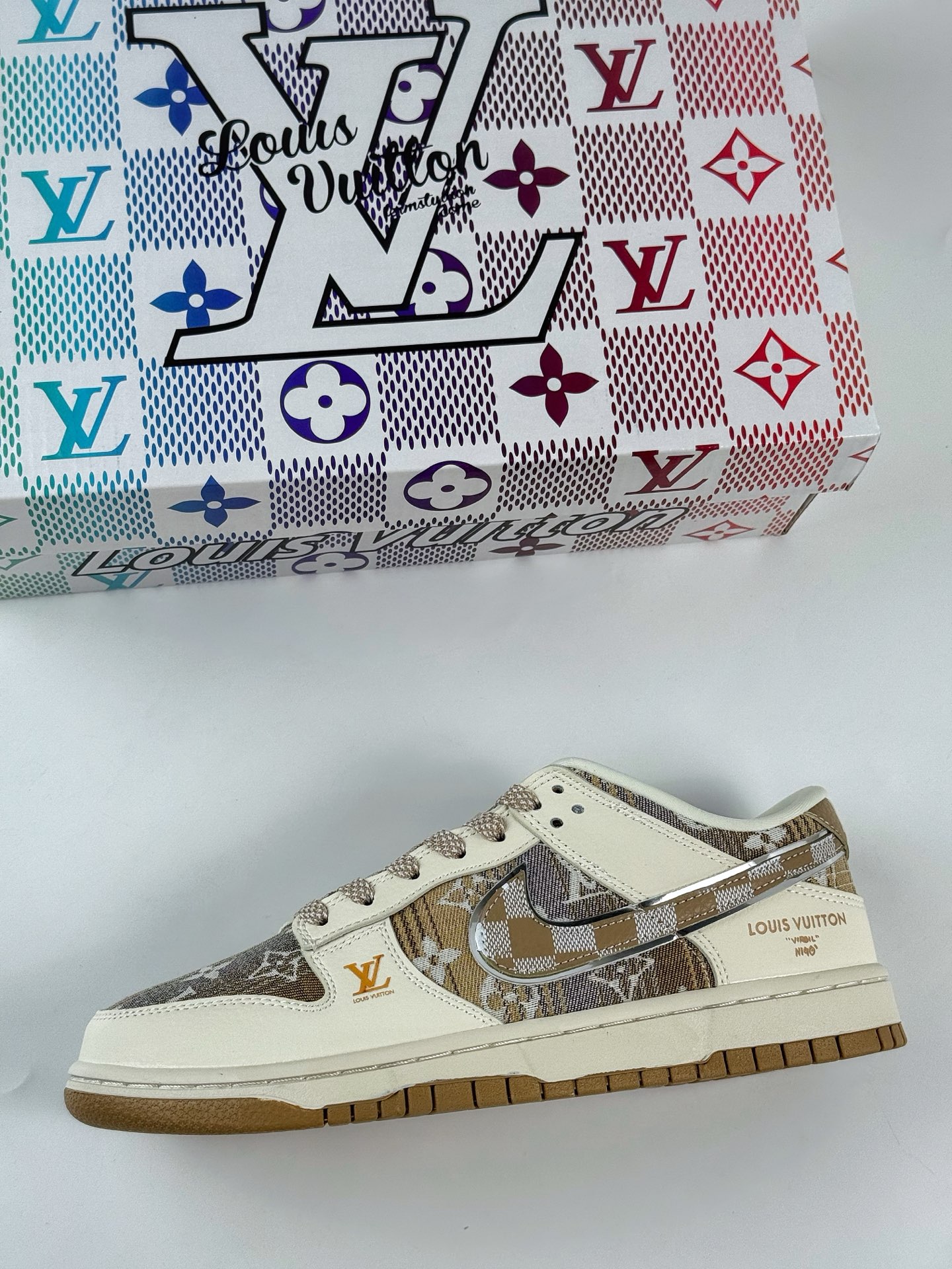 NIKE SB Dunk Low RETRO x Louis Vuitton 白黄满天星 DS6608-006
