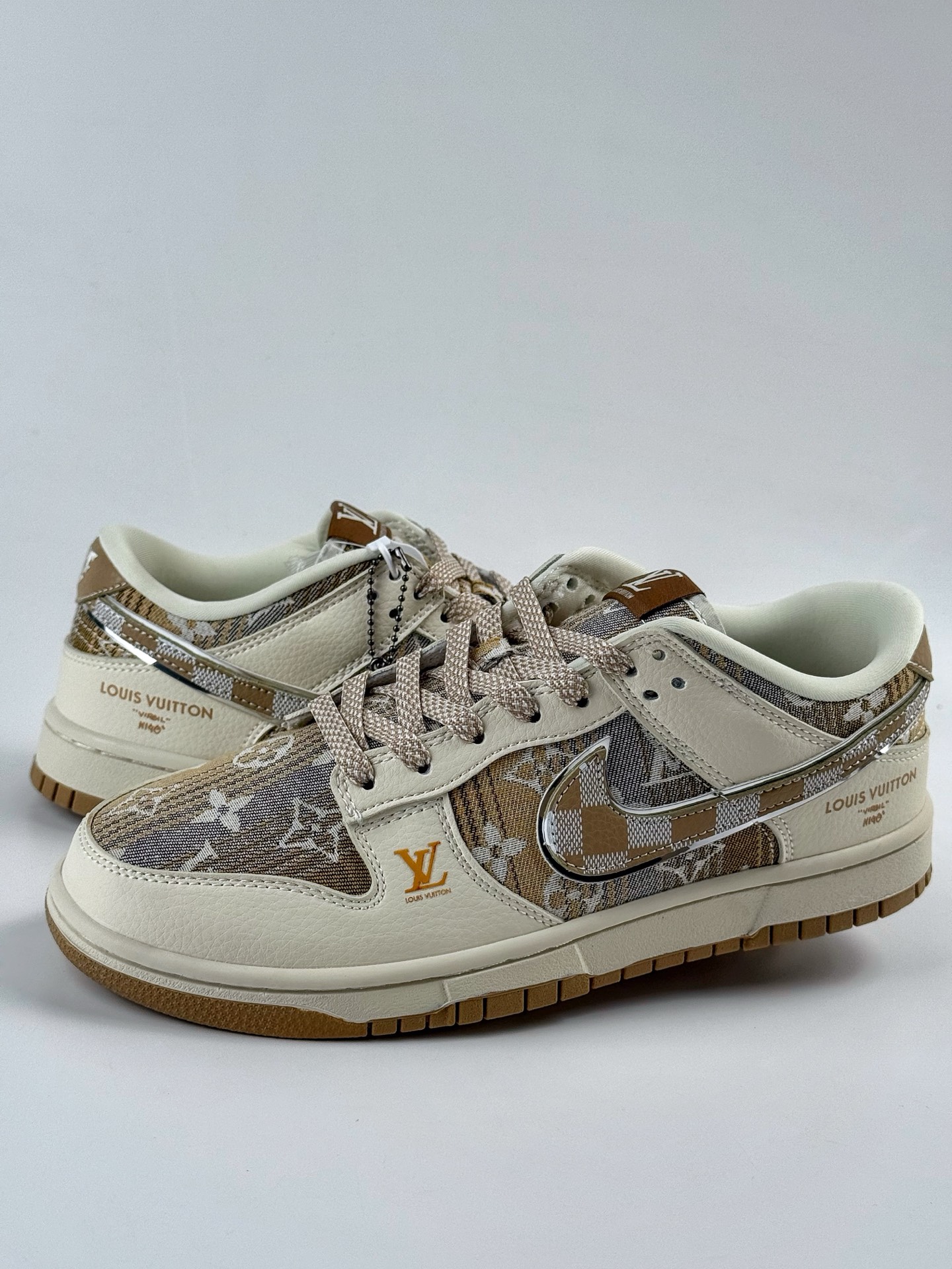 NIKE SB Dunk Low RETRO x Louis Vuitton 白黄满天星 DS6608-006