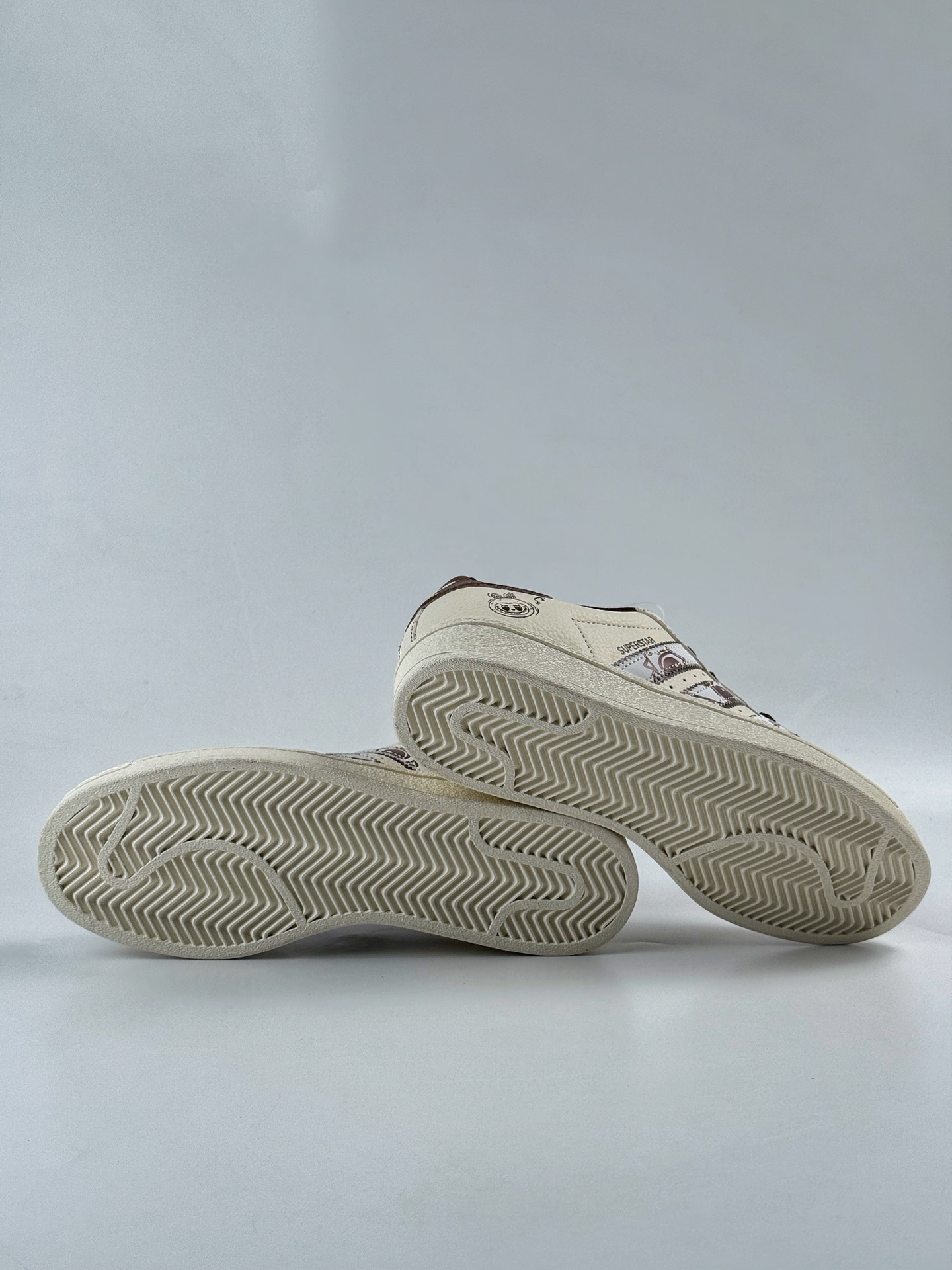 220 AD Originals Superstar x LABUBU 白棕 DS0028