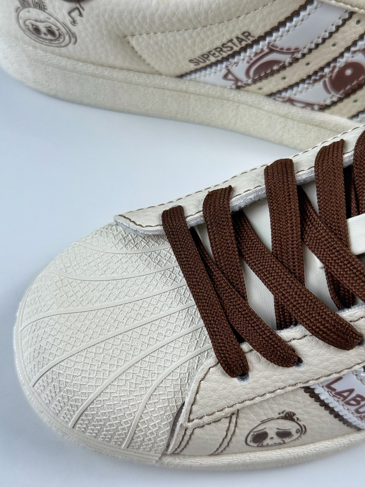 220 AD Originals Superstar x LABUBU 白棕 DS0028