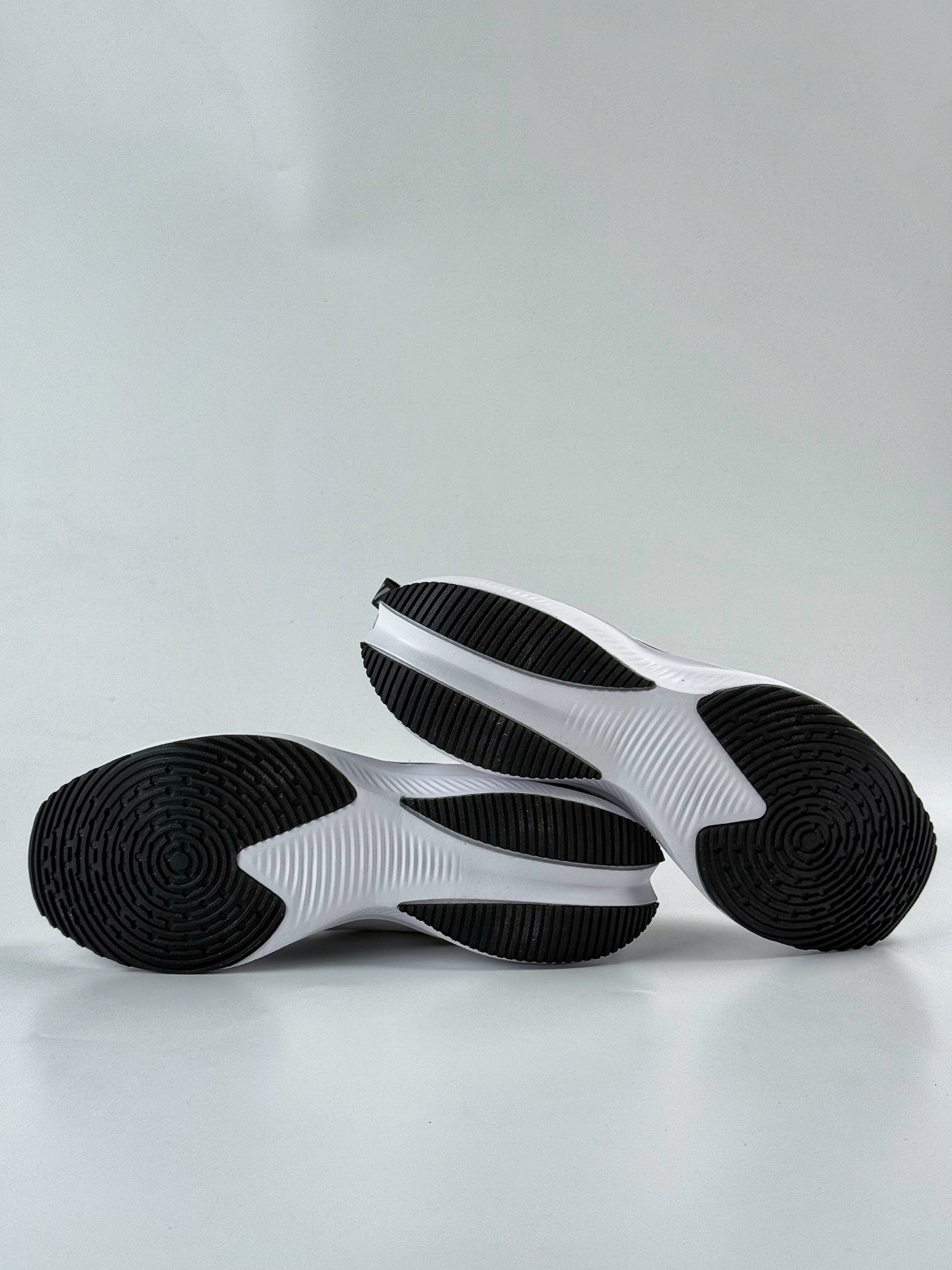 200 NIKE ZOOM PLUS x Louis Vuitton 全新跑鞋 CK4318-162